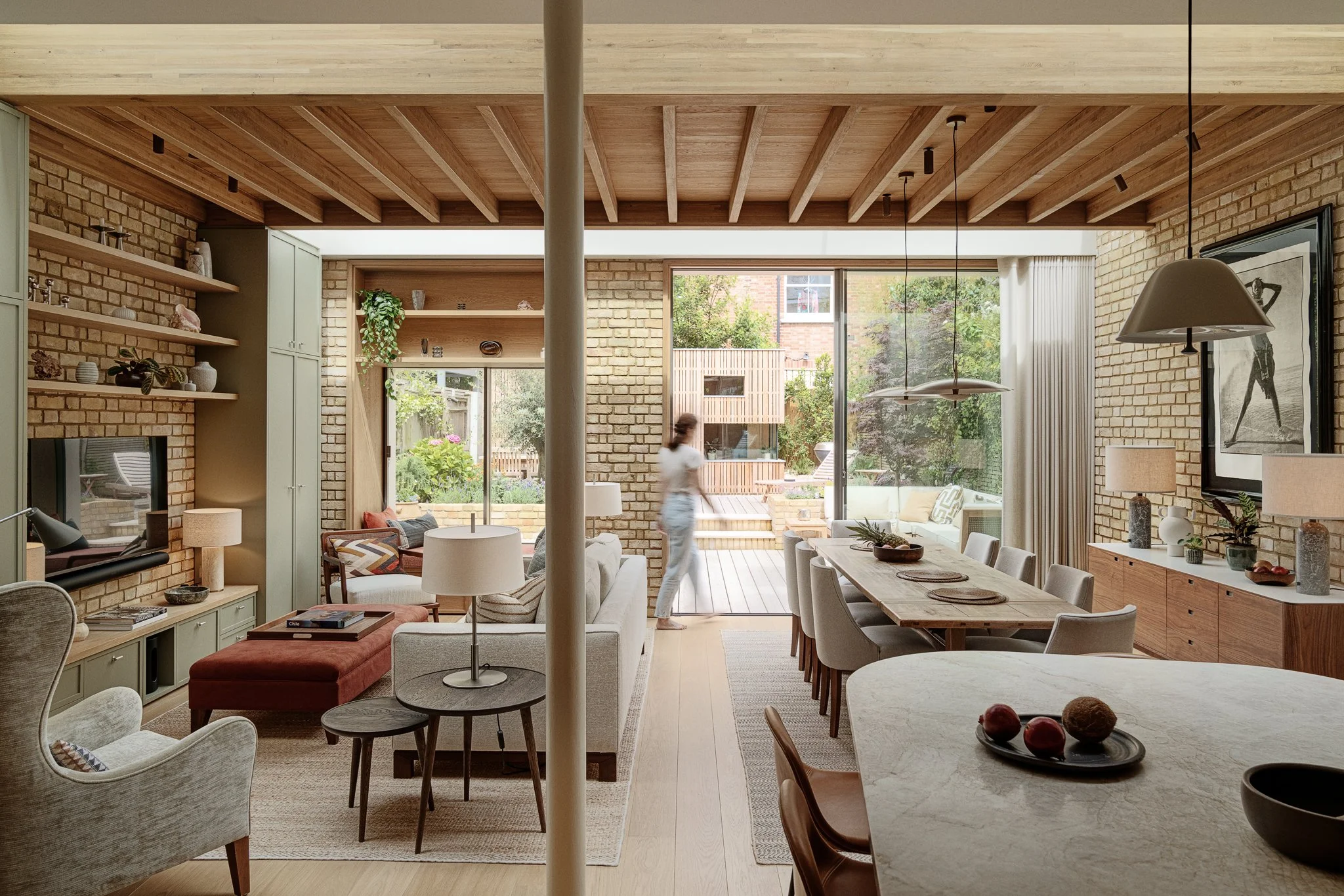       
  
    
 
  @import url('https://fonts.googleapis.com/css2?family=Cormorant+Garamond:ital,wght@0,300;0,400;1,300;1,400&family=Jost:wght@300;400&display=swap');

  .b2 {
    --ink: #141414; --warm: #888480; --rule: #DDDAD4; --bg: #FAFAF8; --cre