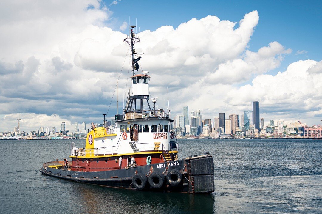 Tug Miki Hana entering Heko Services docks in Alki, Seattle.

📸:@westcoastmaritime

#shiplife #seattlewa #pnw 
#maritime
#maritimeindustry #deforgemaritimetowing