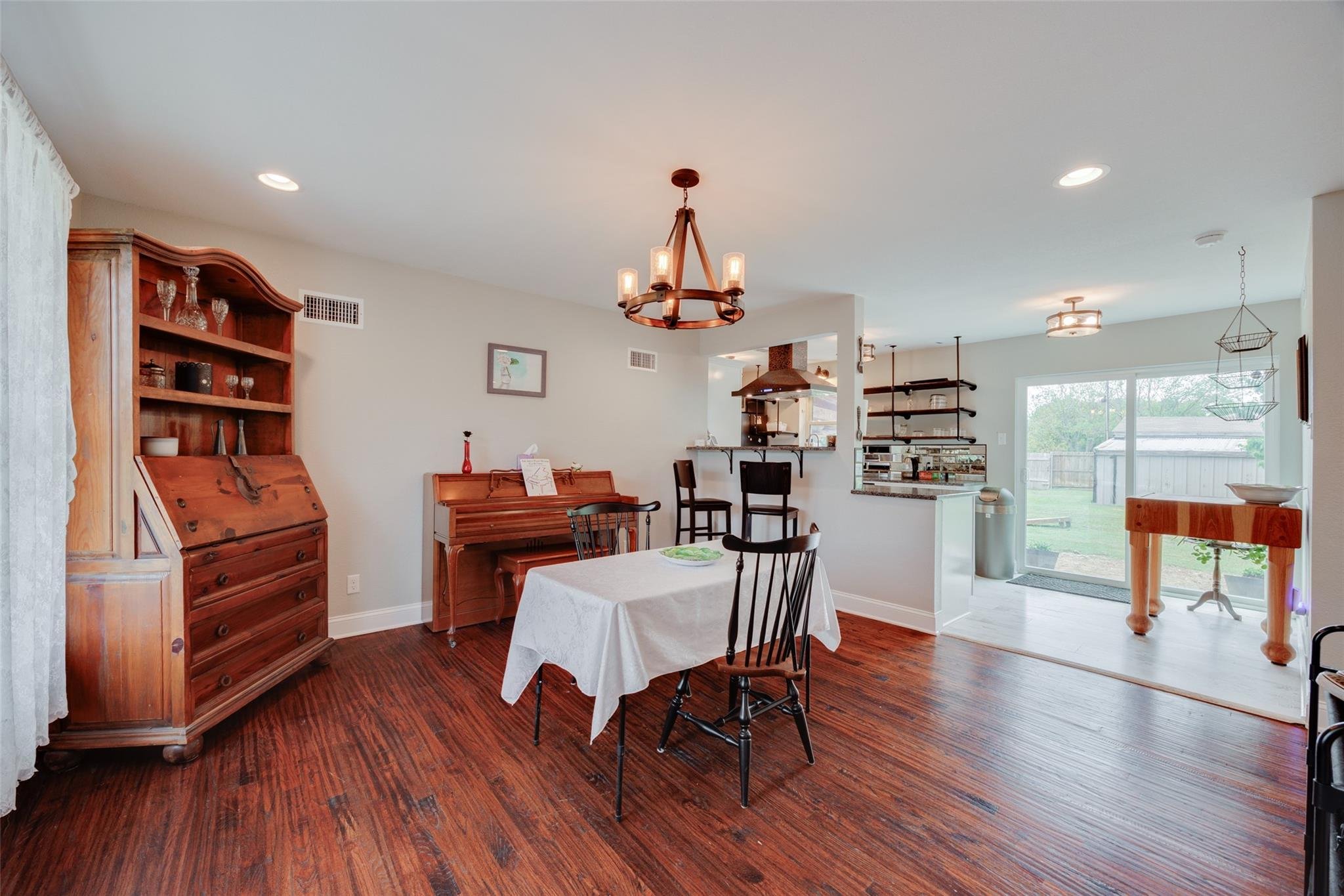 4608 Dining Room.jpeg