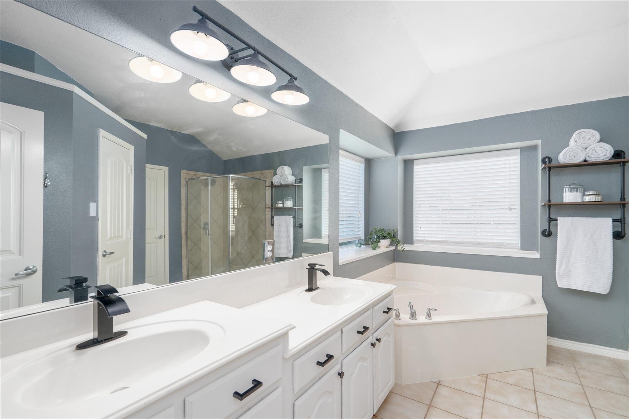 349 Master Bath 1.jpeg