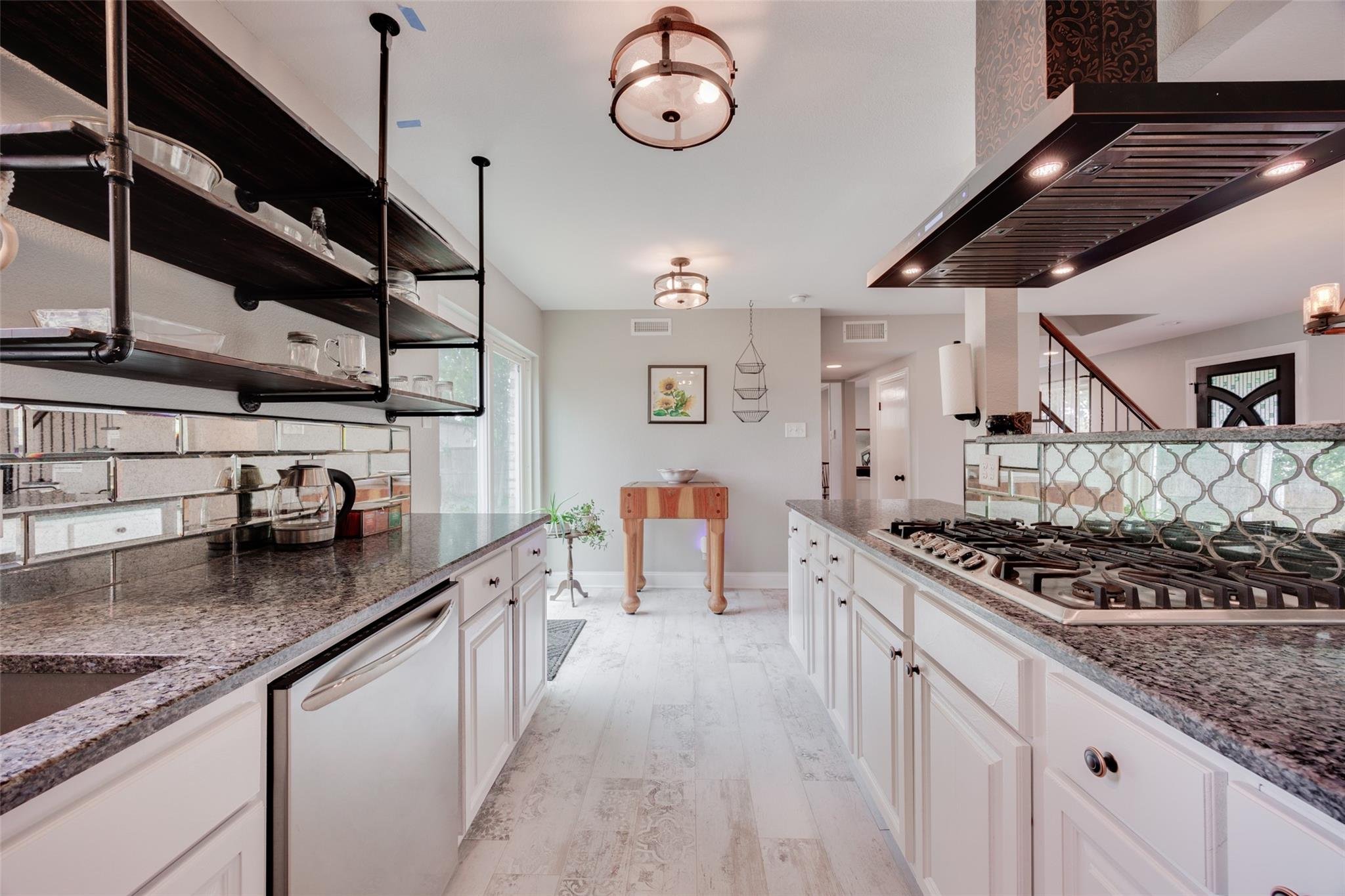 4608 Kitchen 2.jpeg