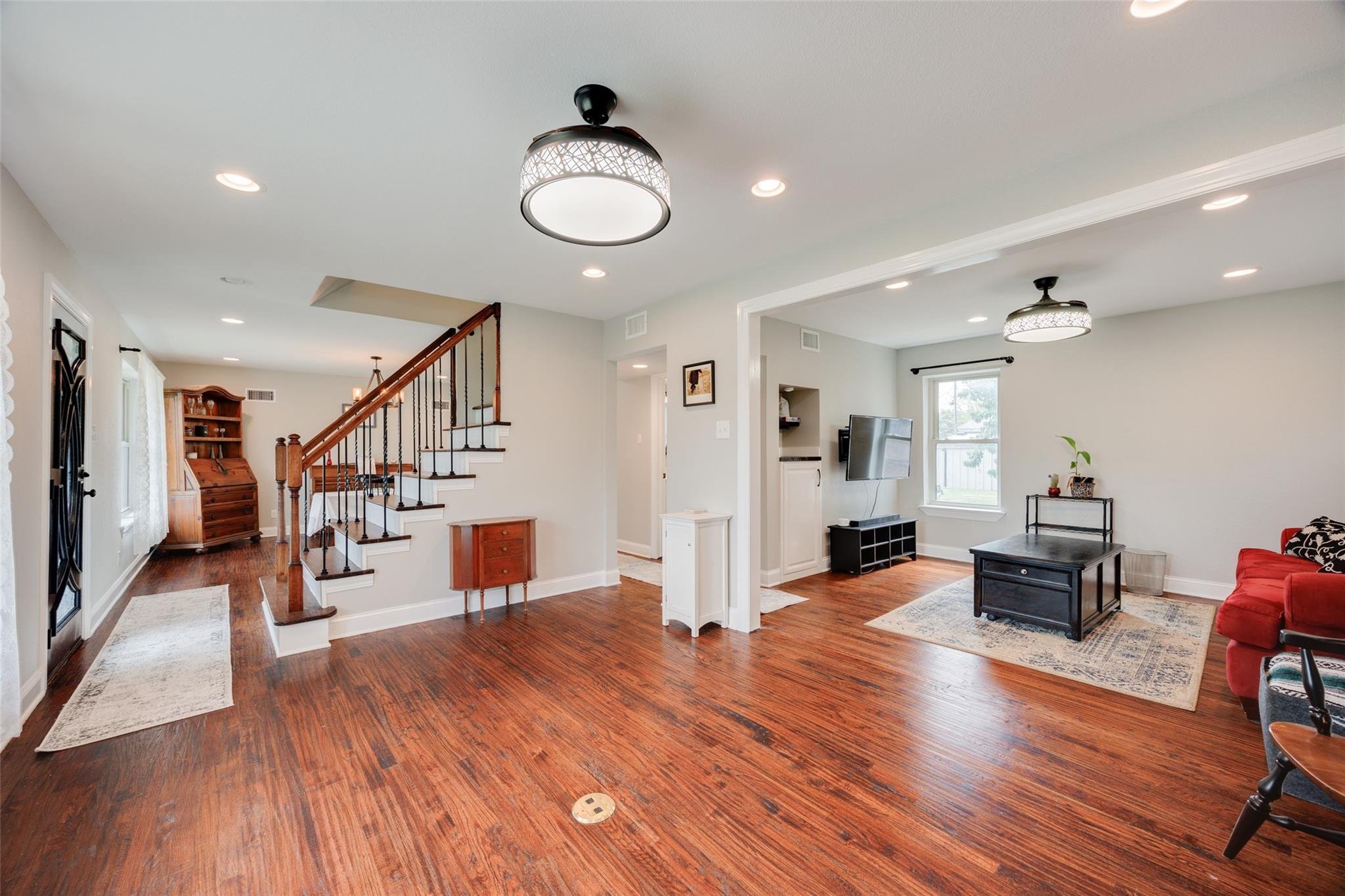 4608 Living Room Main.jpeg