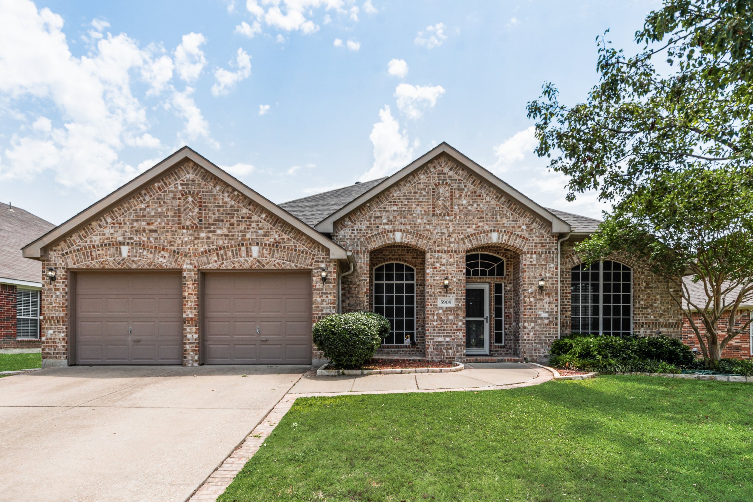 5909_meadowcrest_lane_6031965_008.jpg