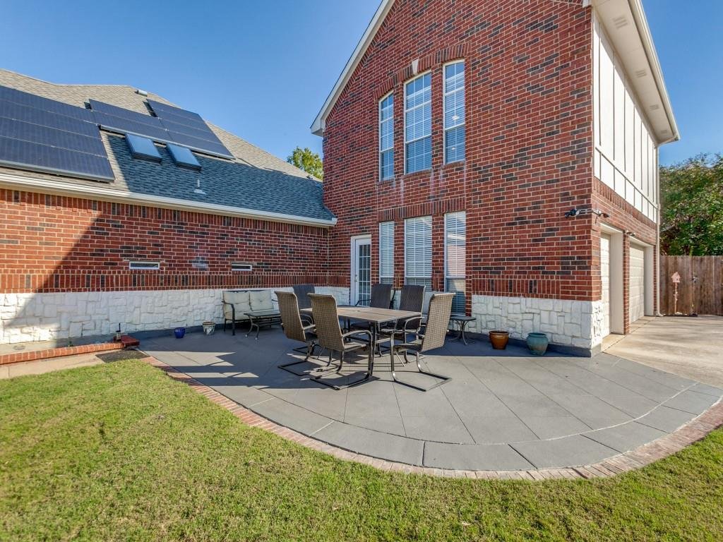 106 Patio + Garage.jpeg