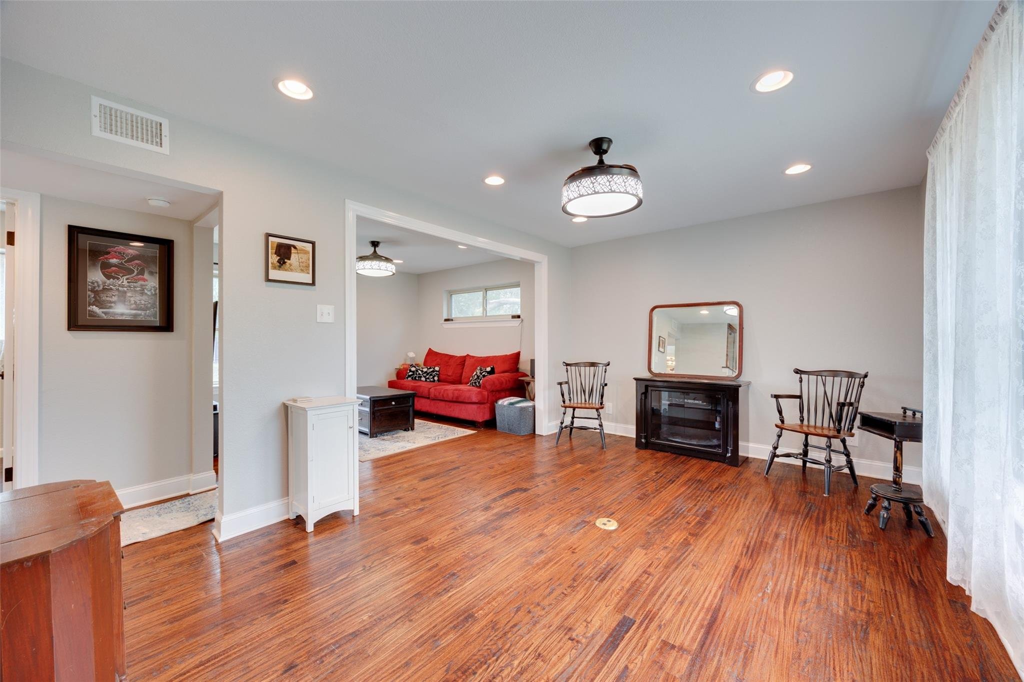 4608 Living Area.jpeg