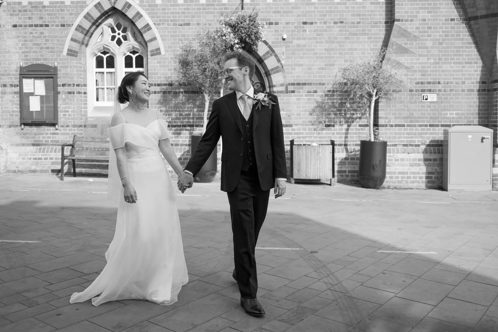 Natural wedding portraits in Wokingham Berkshire