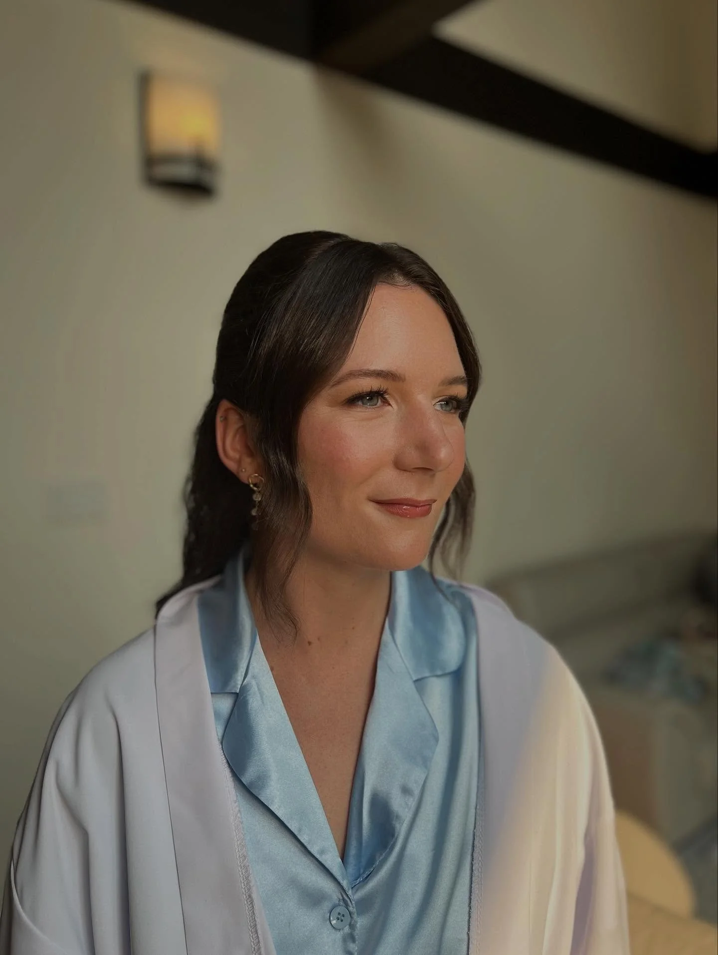 Carolyn&rsquo;s wedding morning 🤍