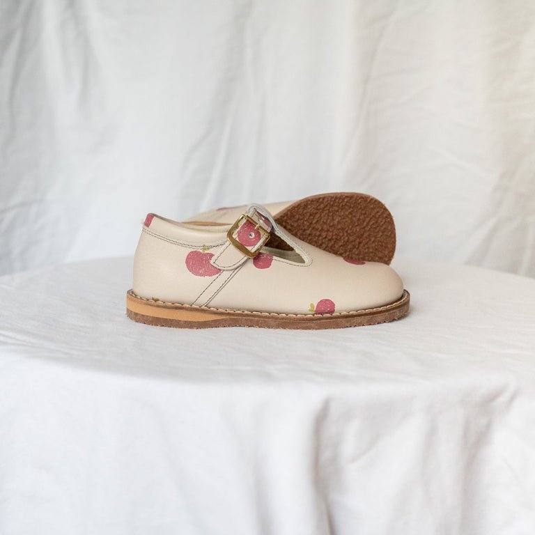 flora-t-strap-apple-t-straps-186.jpg
