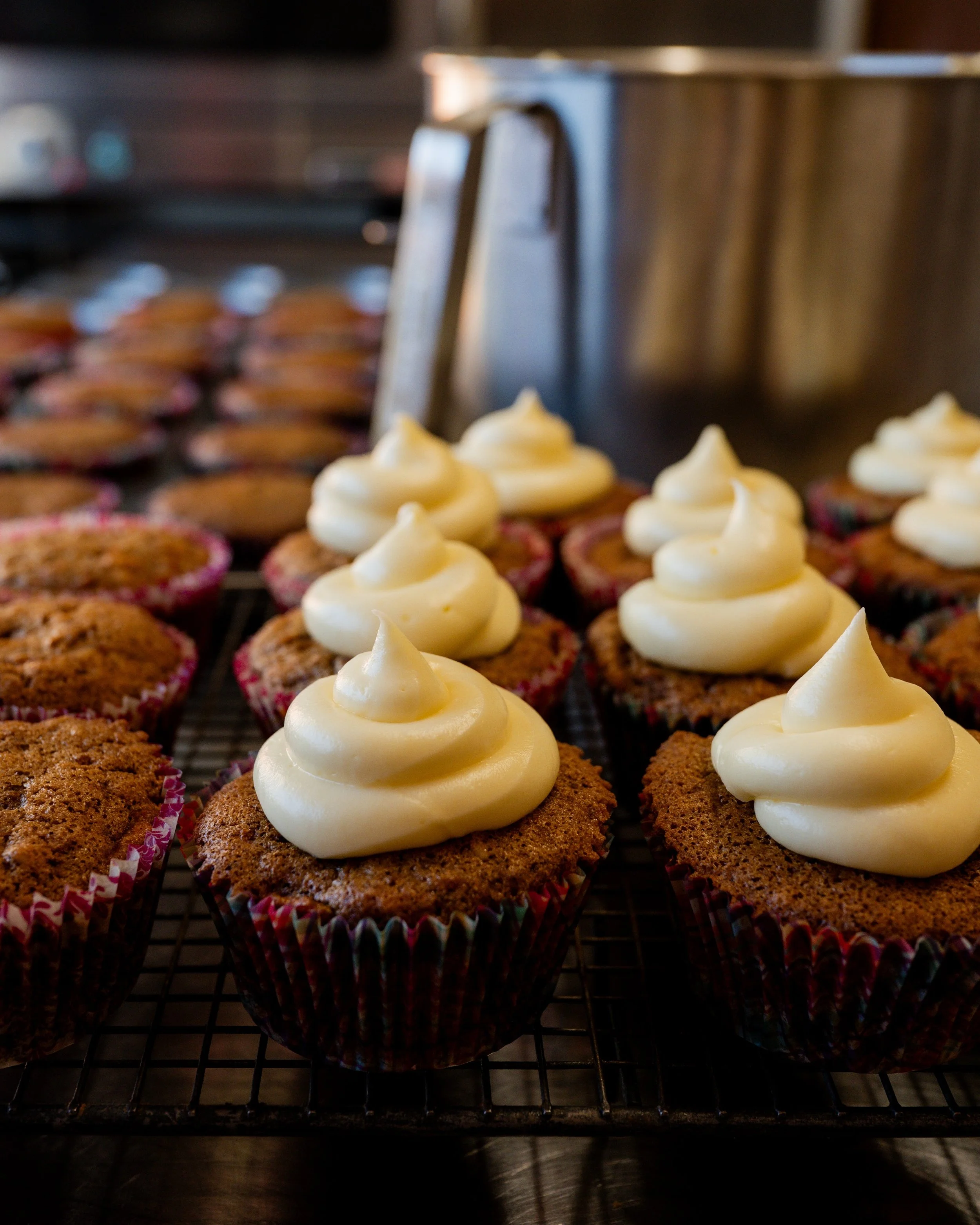 🥕 

Carrot cake cupcakes.

Made for some mixed cake morning teas. So delicious, even if I do say so myself! 

📸 by me @clementine._.media 

#carrotcake #bake #morningtea #corporatecatering #cheflife
