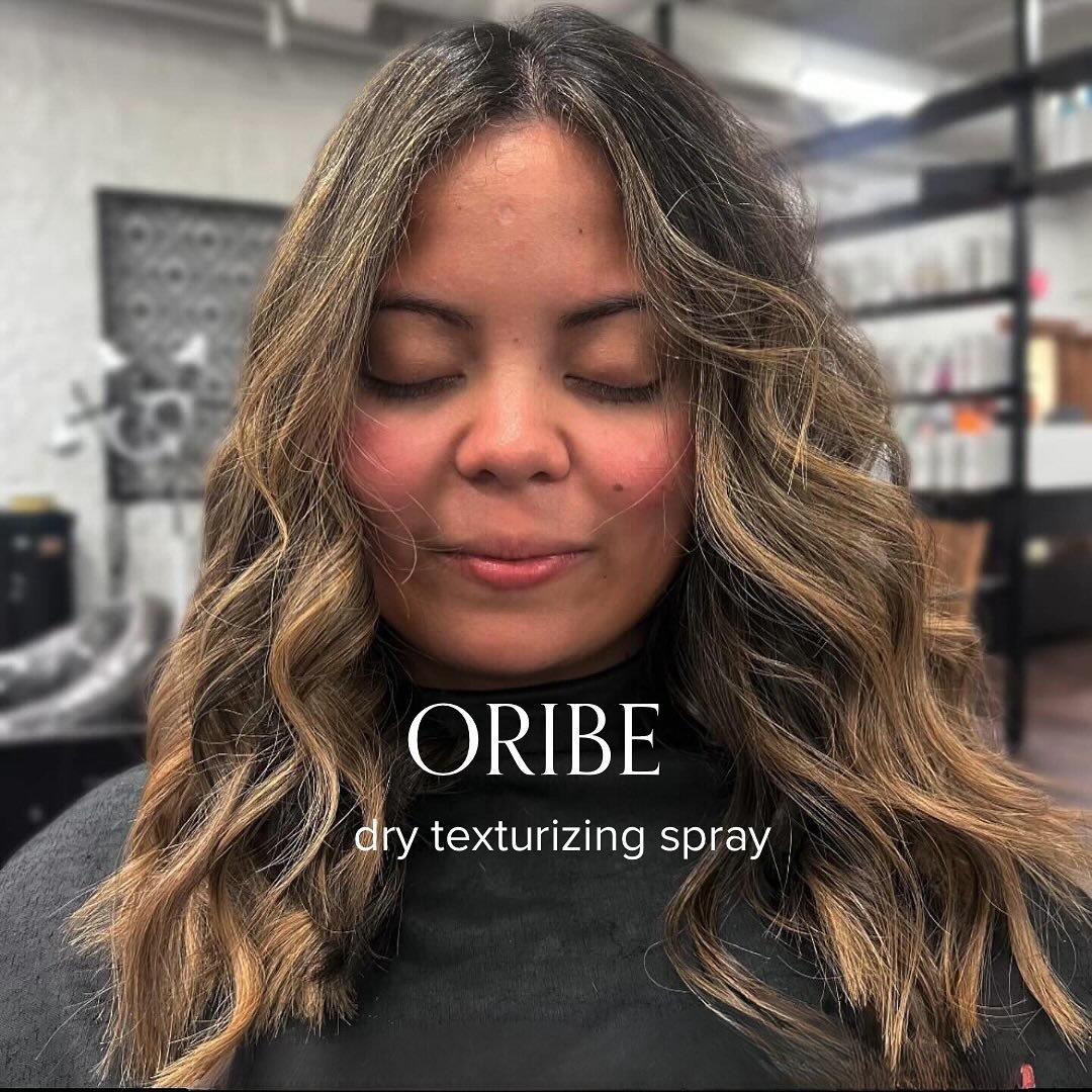 Not using a texture spray? 👀 😳

Texture spray will give you that volume that you desire!

My favorite texture spray is @oribe Dry Texturizing Spray! It takes your hair from flat to fabulous with just a few sprays! 

Stylist Jessica Kilduff @styledd