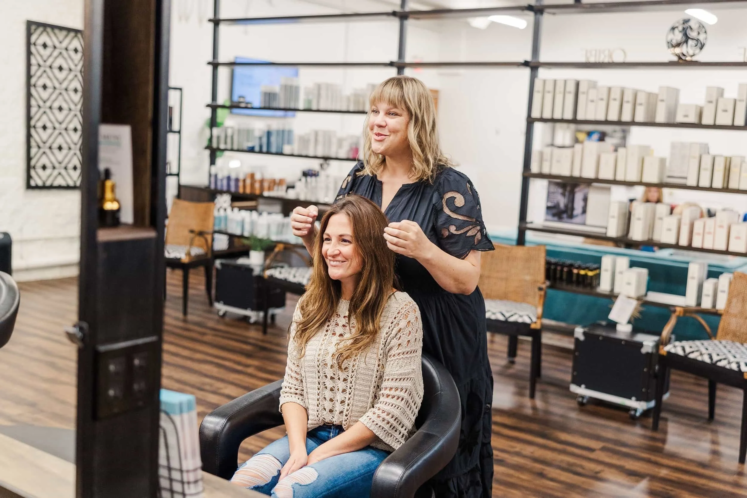 Here is an image of bLUXE owner Heather Cohen giving an in-depth consultation
