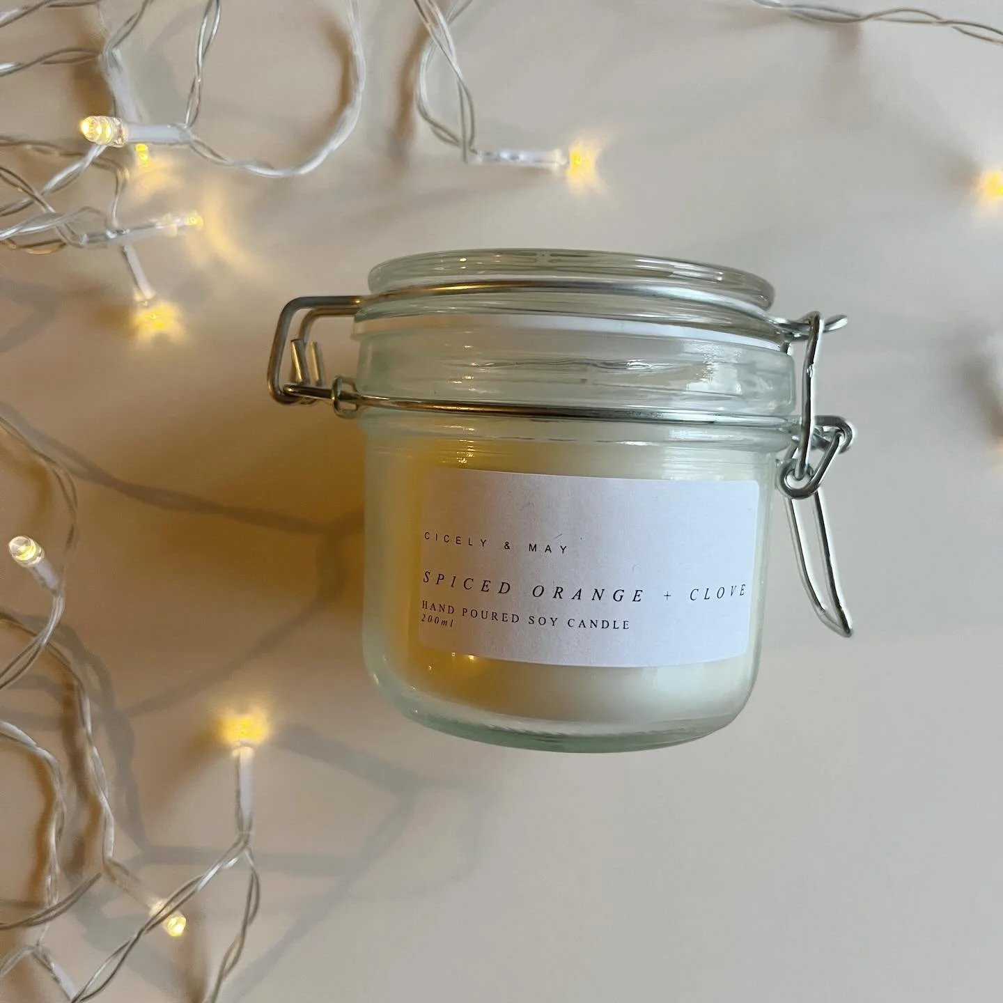 Christmas candles are live! Spiced Orange + Clove is festive, warm and comforting and will make your home feel merry &amp; bright! On the website now ⭐️

🍊✨