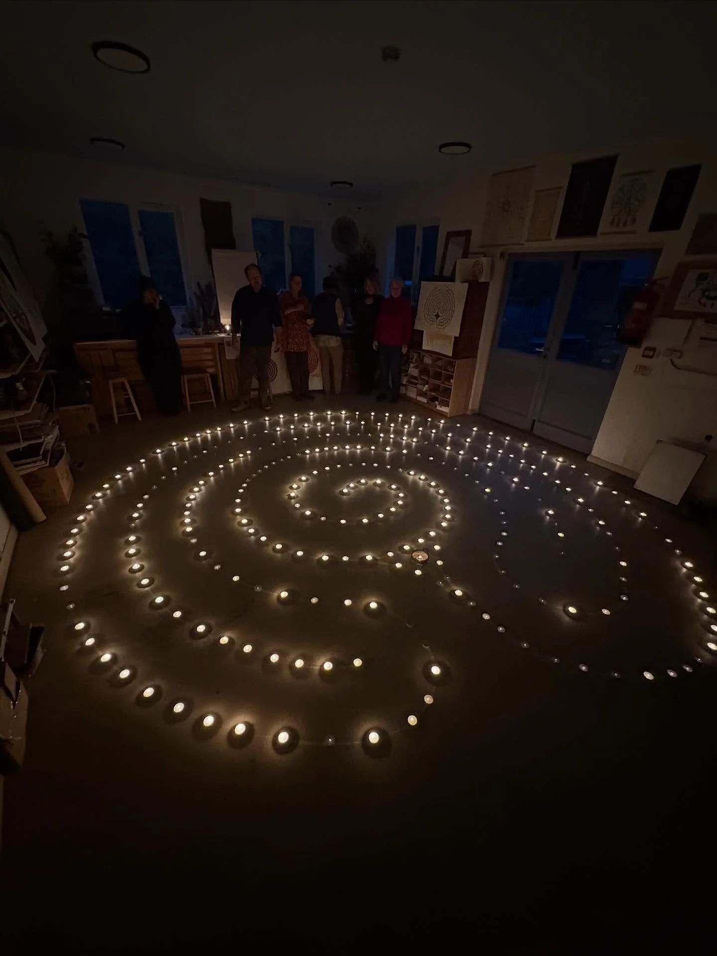 Taking a sacred pause to walk the labyrinth to the sound of the singing bowl on the eve of the full moon in Taurus. Magic and mystery with Daniel Docherty @sacredartofgeometry