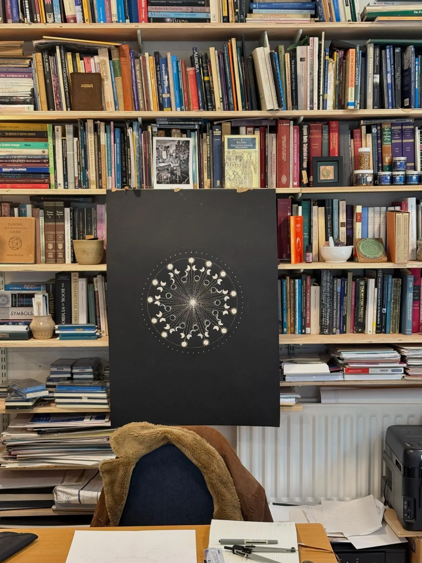 Back in my favourite space with Daniel and Vija at @sacredartofgeometry making moon calendars in the shadow of the recent new moon in Scorpio.