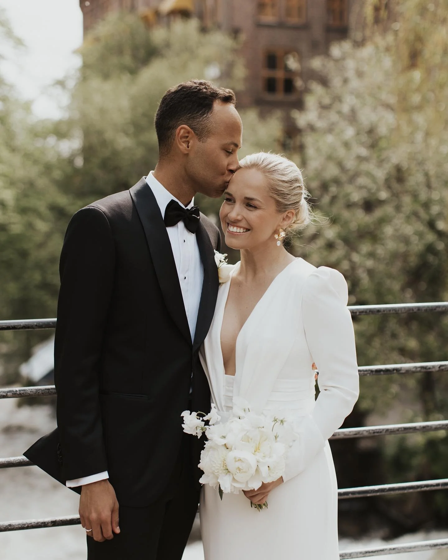 Jacob + Solveig

A glimpse of the first wedding this year - What a way to kick off the season✨