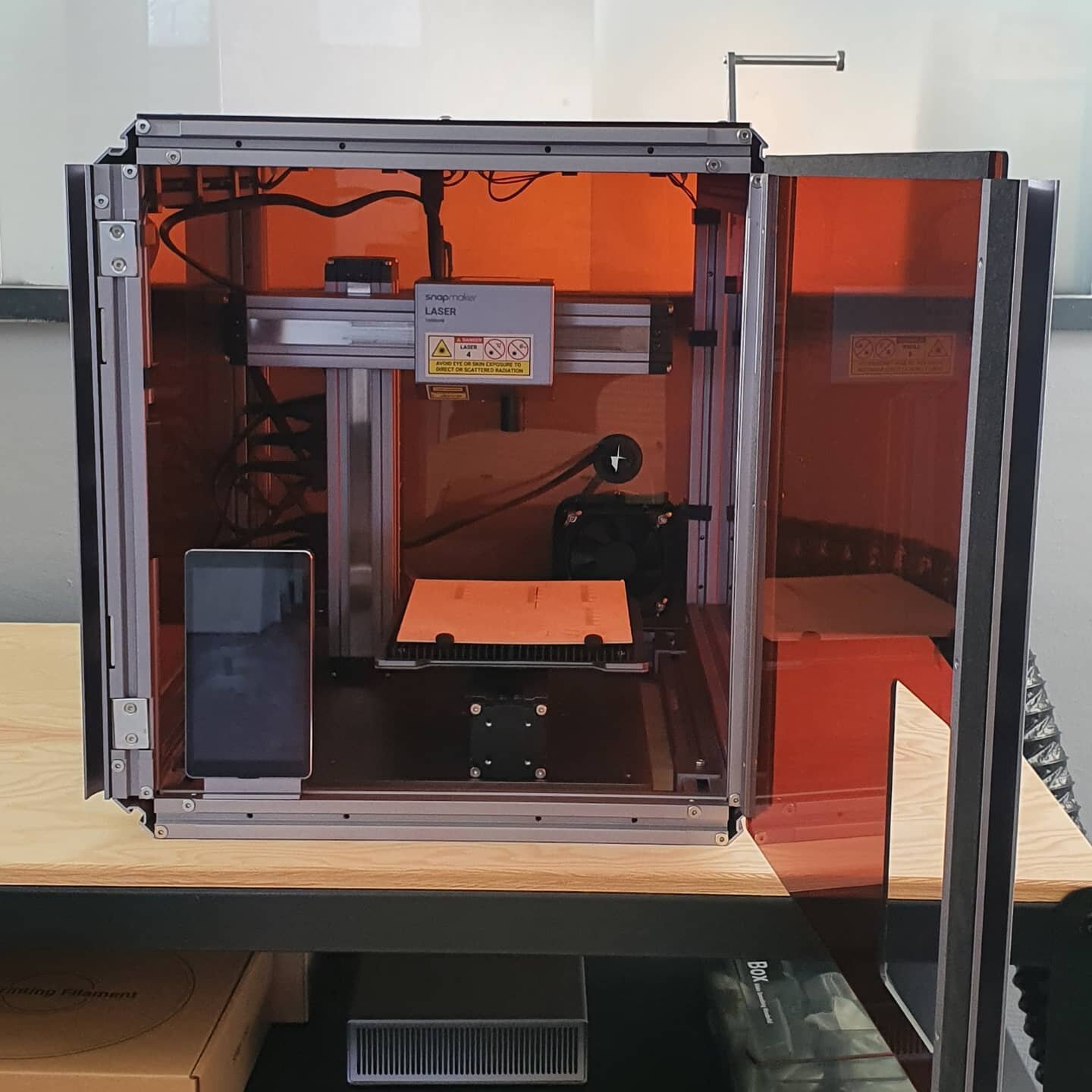 Our 3D printer had arrived! If anybody wants to experiment and try it out, leave us a message and get in touch!