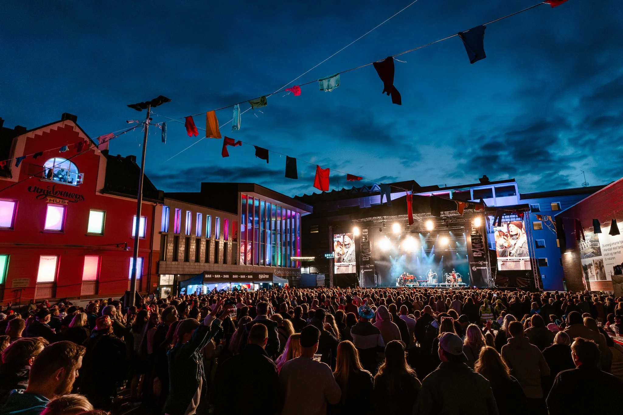 PAPARAZZI-CAMILLA NORVOLL-141.jpg