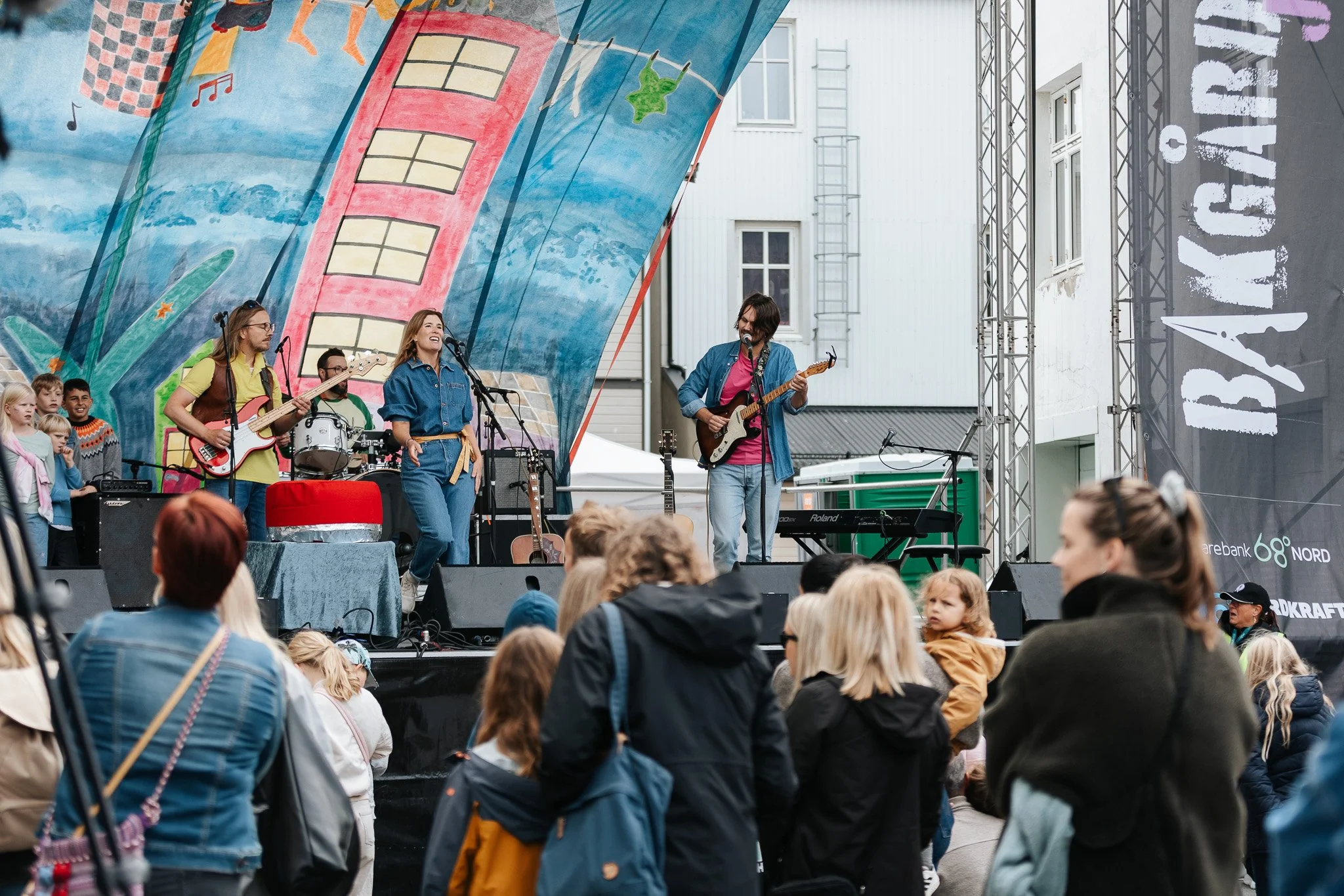 PAPARAZZI-CAMILLA NORVOLL-111.jpg