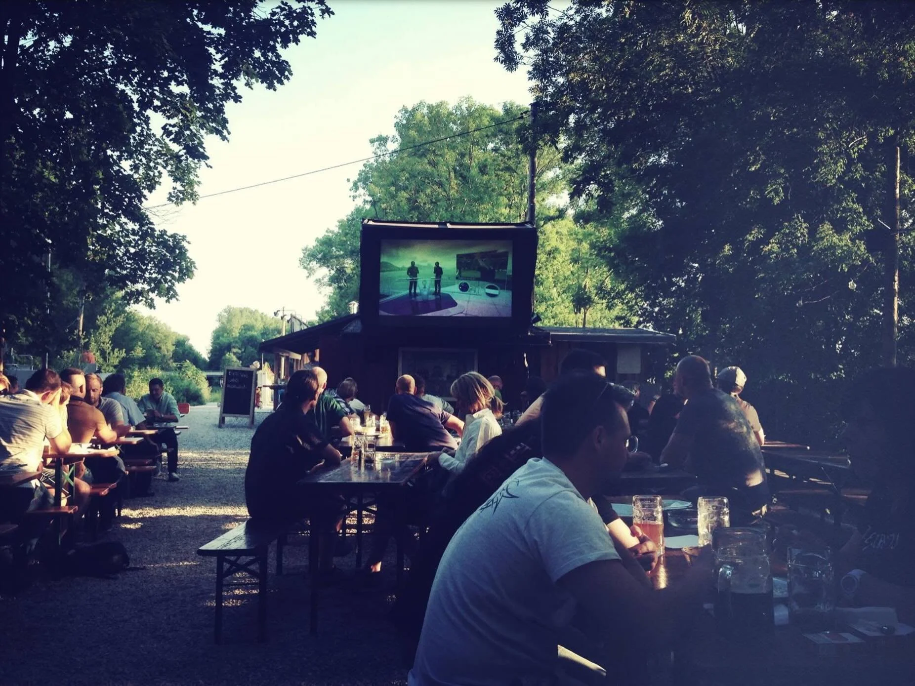 Fussball WM 2026 ⚽️!
Wir zeigen bei uns im Biergarten alle Deutschlandspiele in der Vorrunde, soweit das Wetter es zul&auml;sst. Nat&uuml;rlich auch die Final-Spiele, wenn die Ansto&szlig;zeiten passen. 

Auch alle anderen Spiele werden w&auml;hrend 