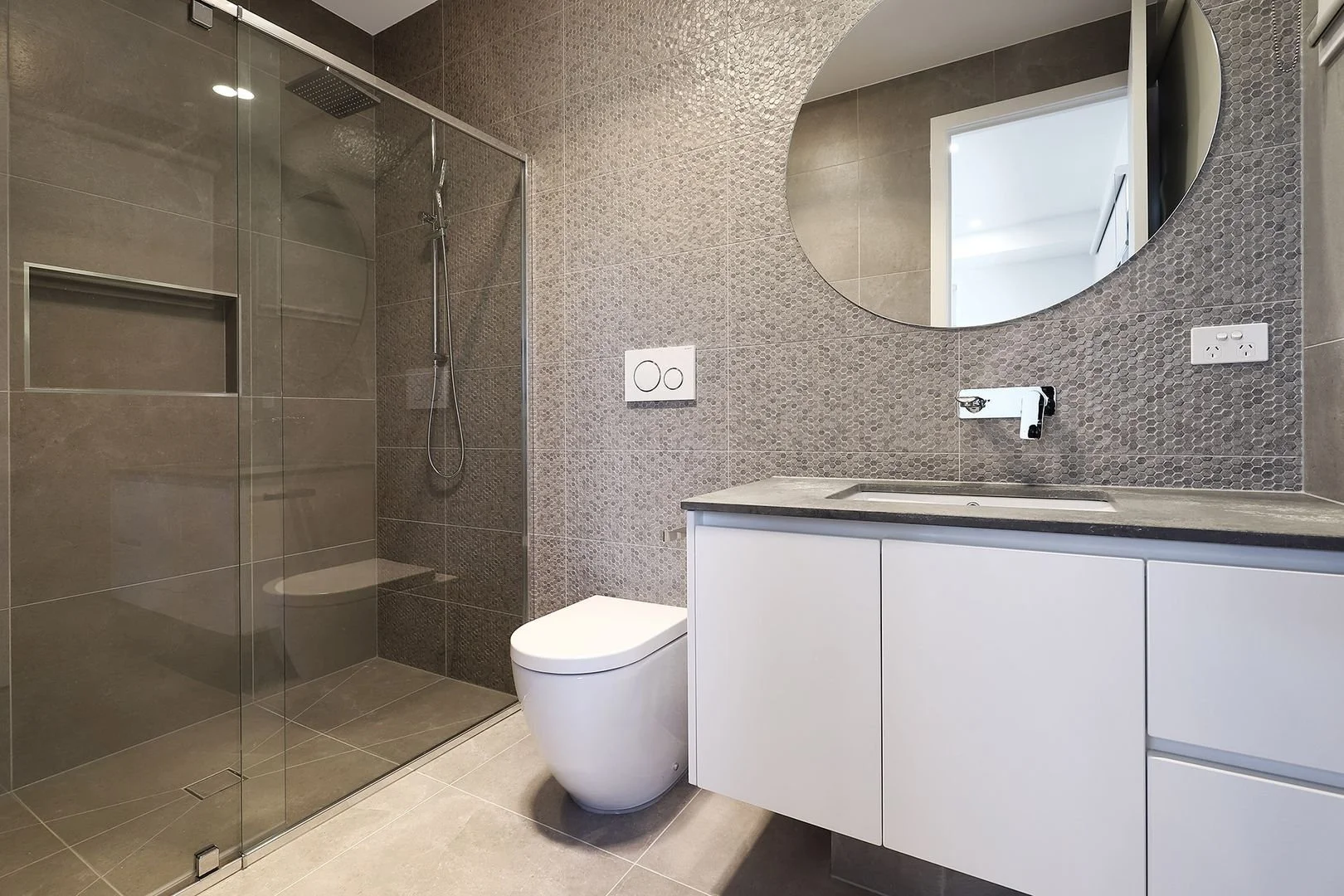 Glenroy - 4 Clovelly Avenue, Glenroy, VIC 3046 - Townly - 3.jpg