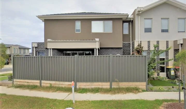 Roxburgh Park - 40 Arena Avenue, Roxburgh Park, VIC 3064 - Townly - 1.jpg