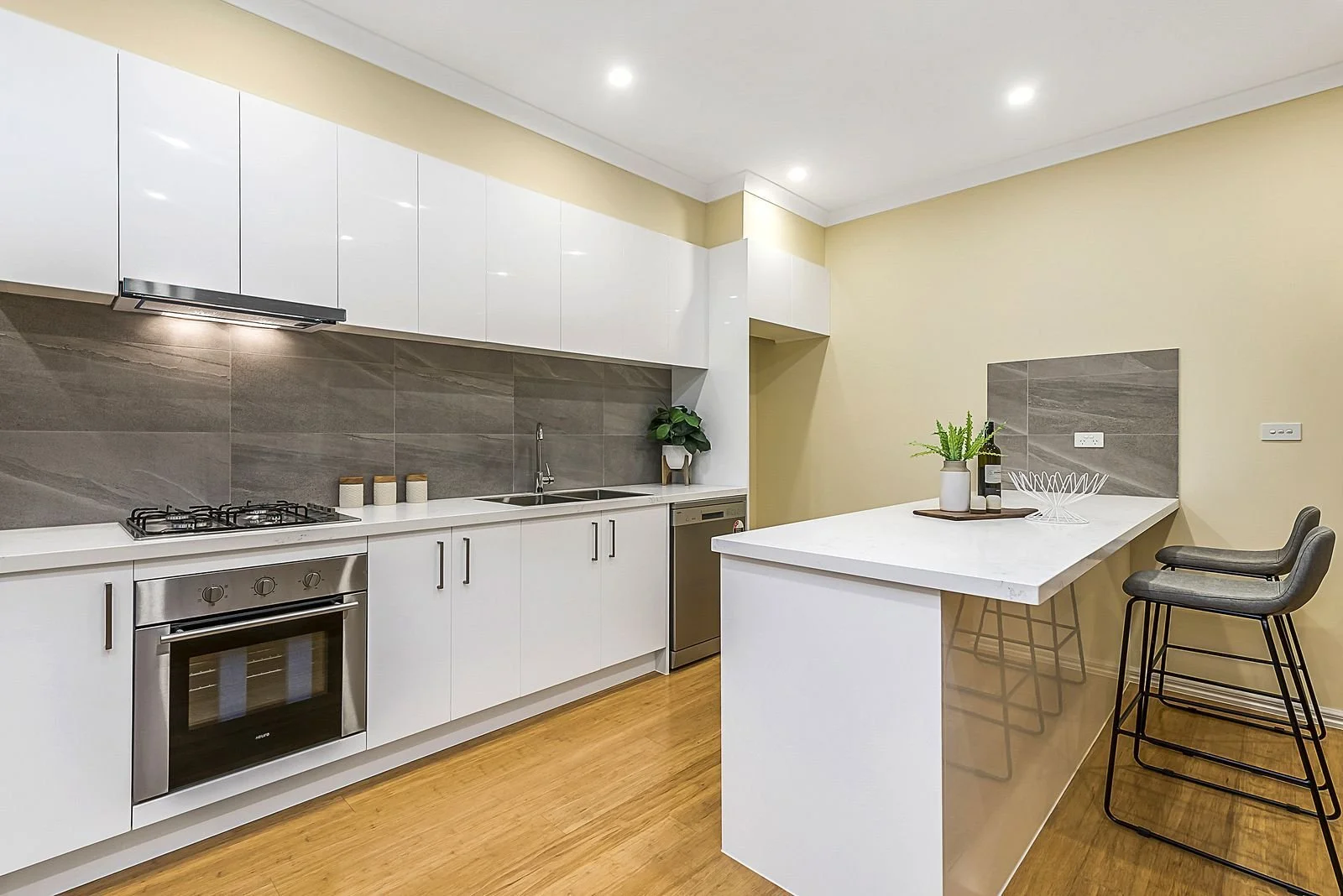 Clayton South - 1 Aonach Street, Clayton South, VIC 3169 - Townly - 5.jpg