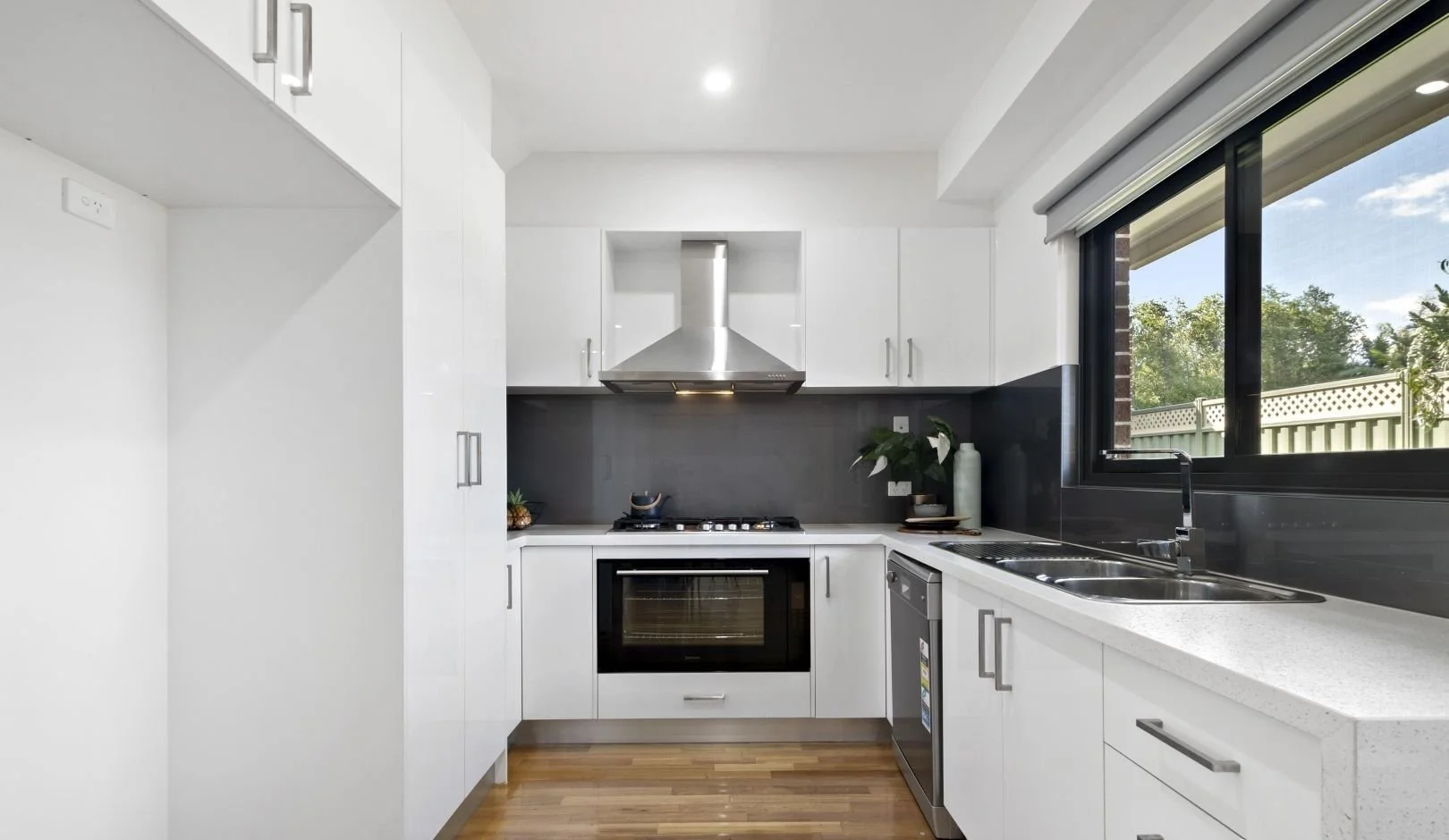 Glenroy - 12 Tarana Avenue, Glenroy, VIC 3046 - Townly - 10.jpg