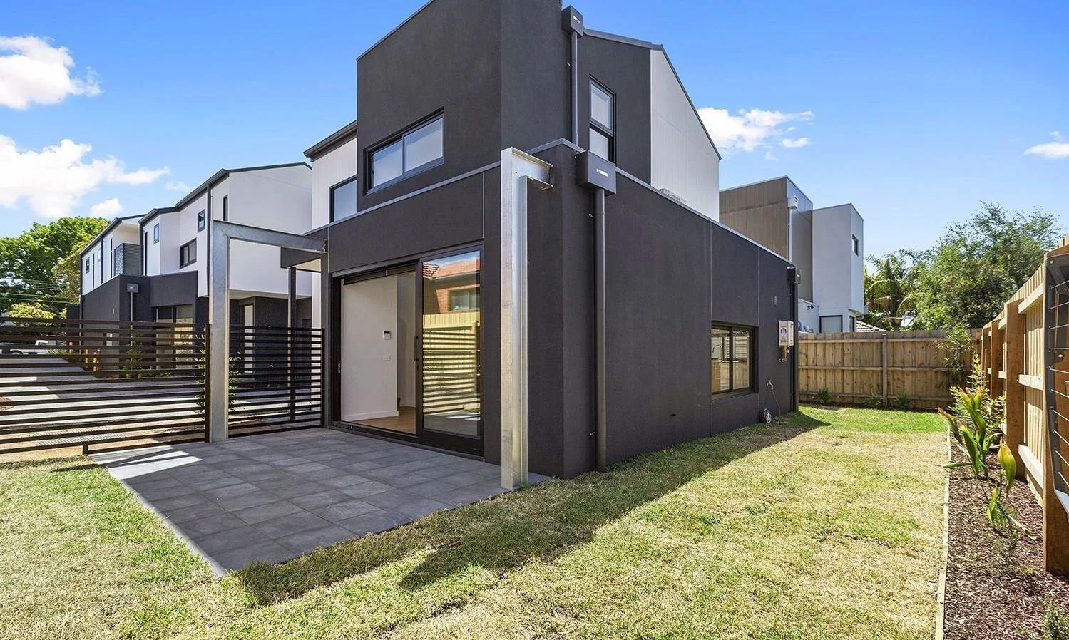 Mentone - 8 Winsome Street, Mentone, VIC 3194 - Townly - 5.jpg