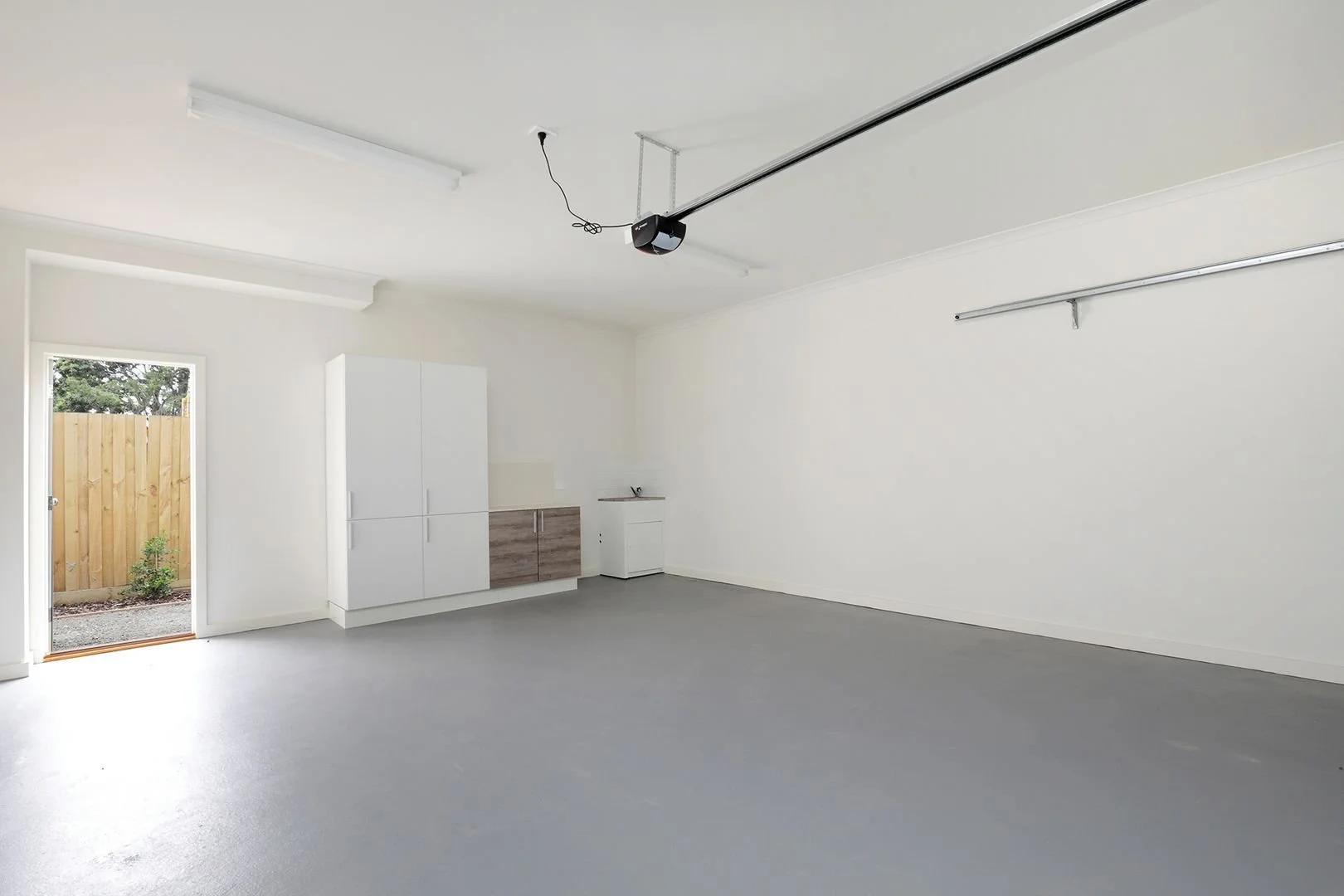 Mentone - 72 Nepean Highway, Mentone, VIC 3194 - Townly - 5.jpg