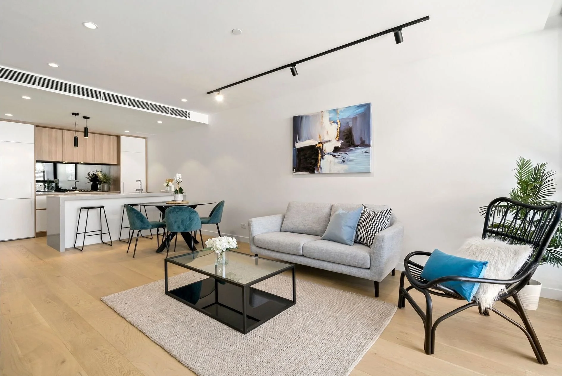 Hampton - Azure - 18-20 Railway Crescent, Hampton, VIC 3188 - Townly - 9.jpg
