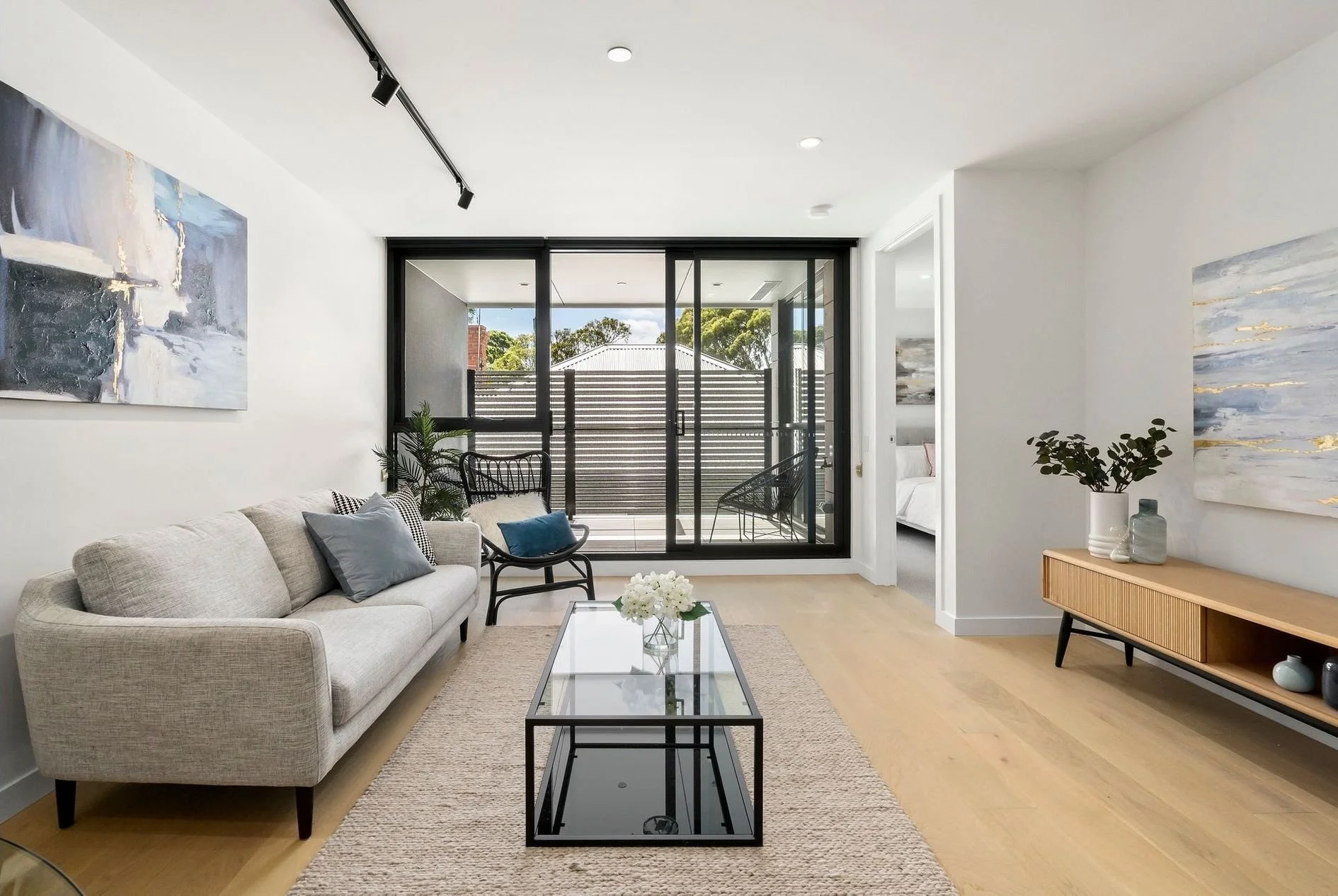 Hampton - Azure - 18-20 Railway Crescent, Hampton, VIC 3188 - Townly - 8.jpg