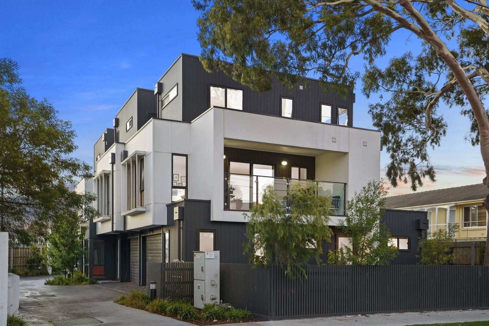Mentone - 3 Station Street, Mentone, VIC 3194 - Townly - 9.jpg