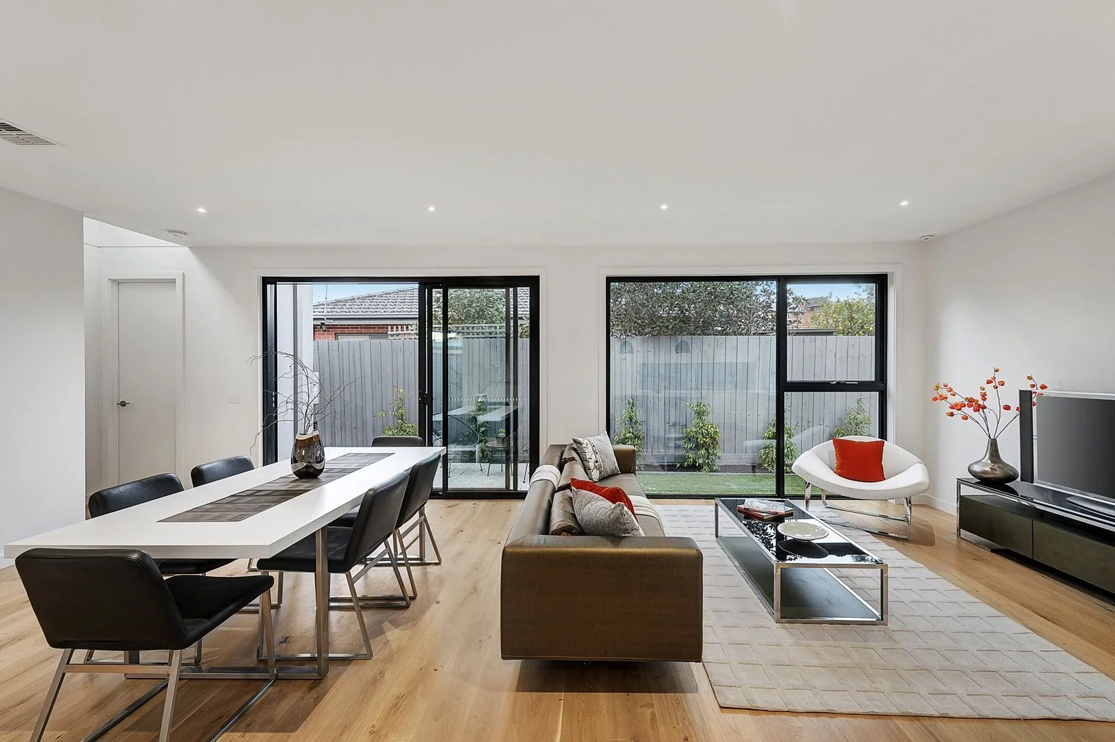 Bentleigh East - 8 Deborah Avenue, Bentleigh East, VIC 3165 - Townly - 6.jpg