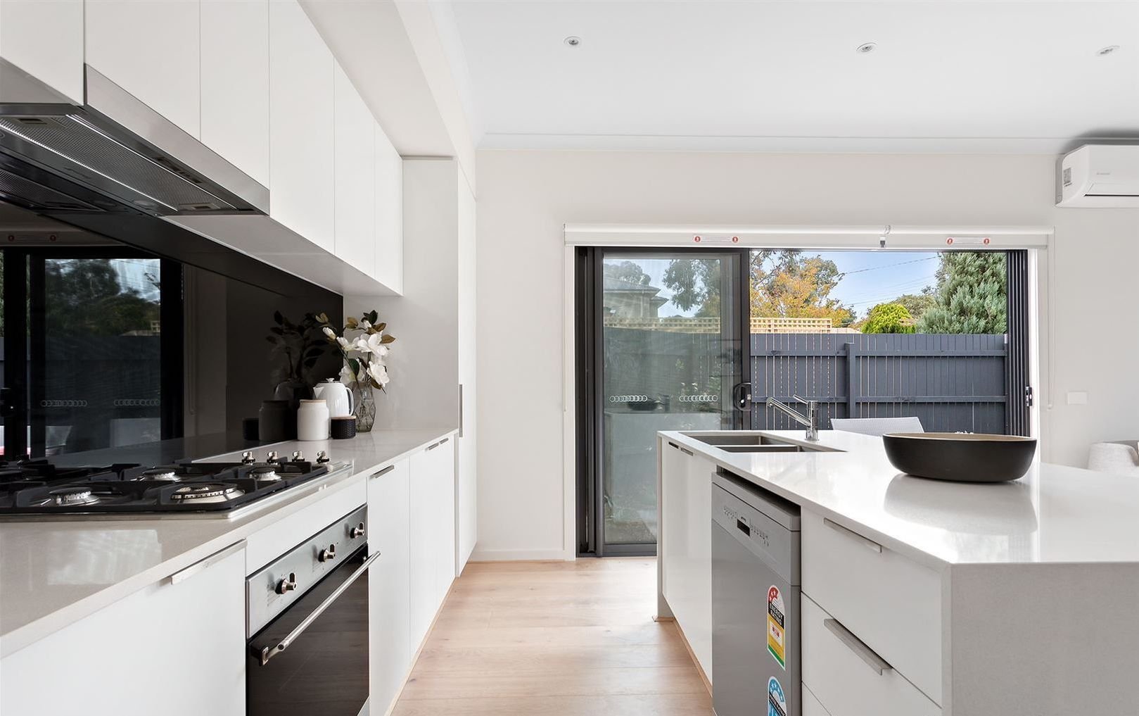 Rowville - 8 Hillview Avenue, Rowville, VIC 3178 - Townly - 4.jpg