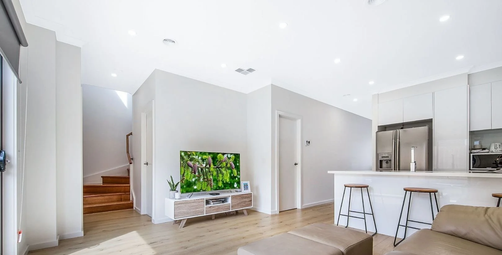 Narre Warren - 4 Sylvanwood Crescent, Narre Warren, VIC 3805 - Townly - 6.jpg