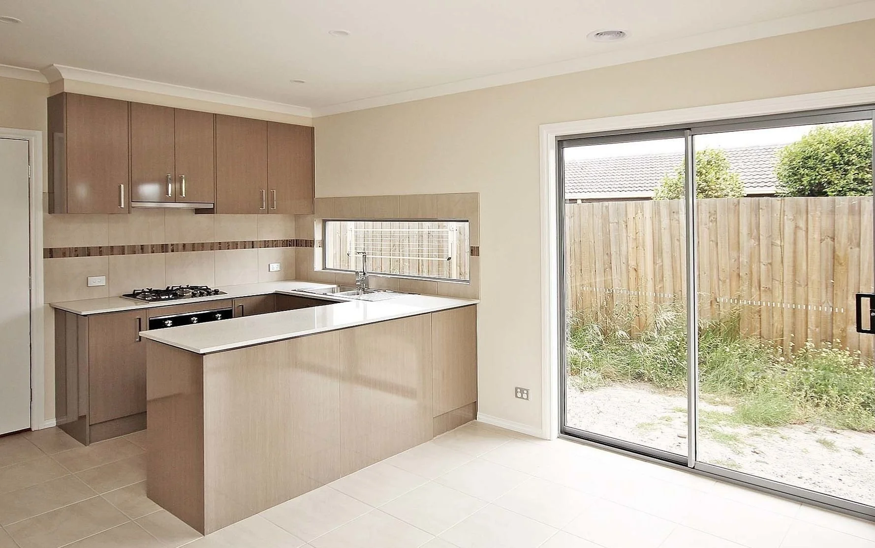 Cranbourne - 17 Valepark Crescent, Cranbourne, VIC 3977 - Townly - 6.jpg