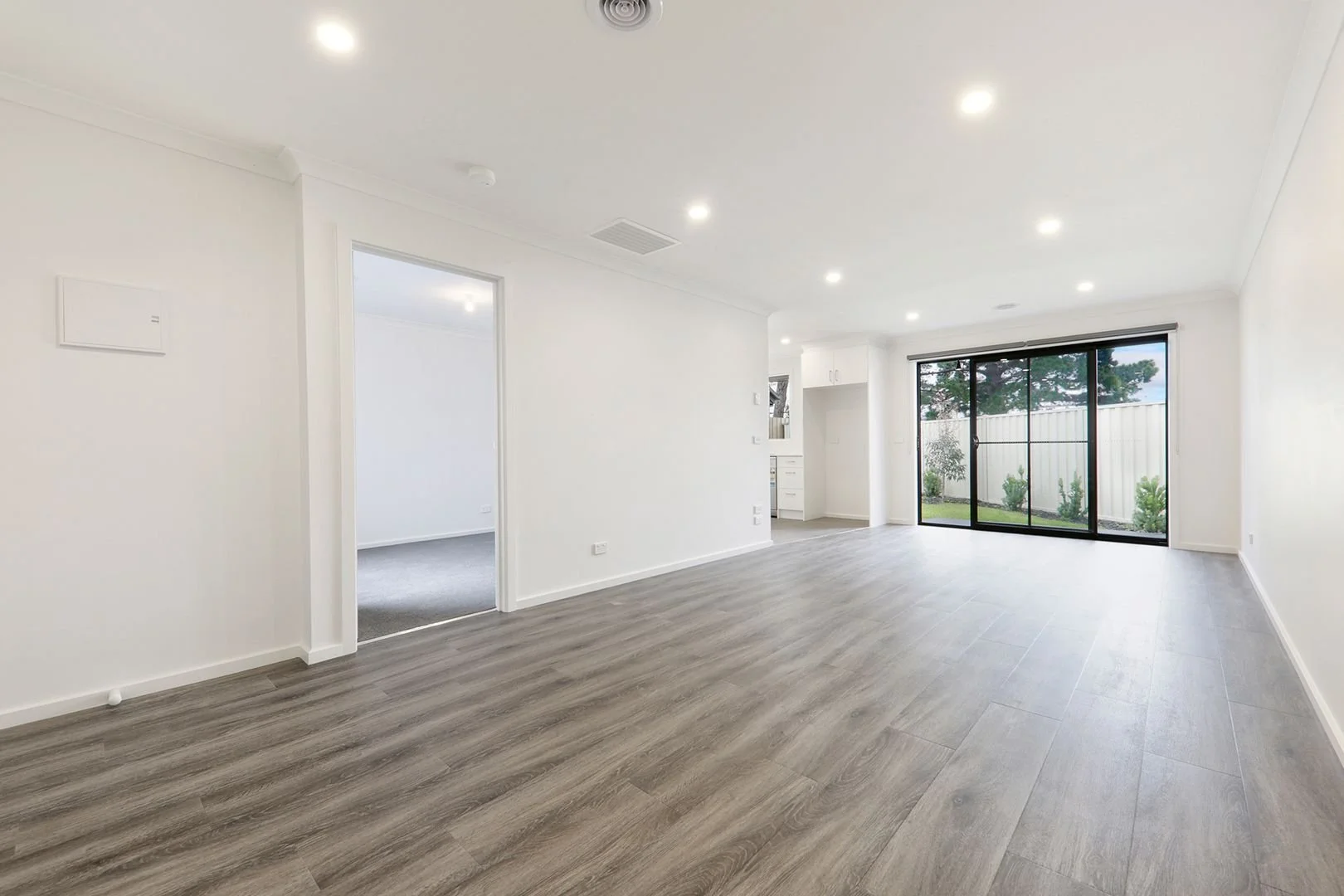 Springvale - 10 Burden Street, Springvale, VIC 3171 - Townly - 11.jpg