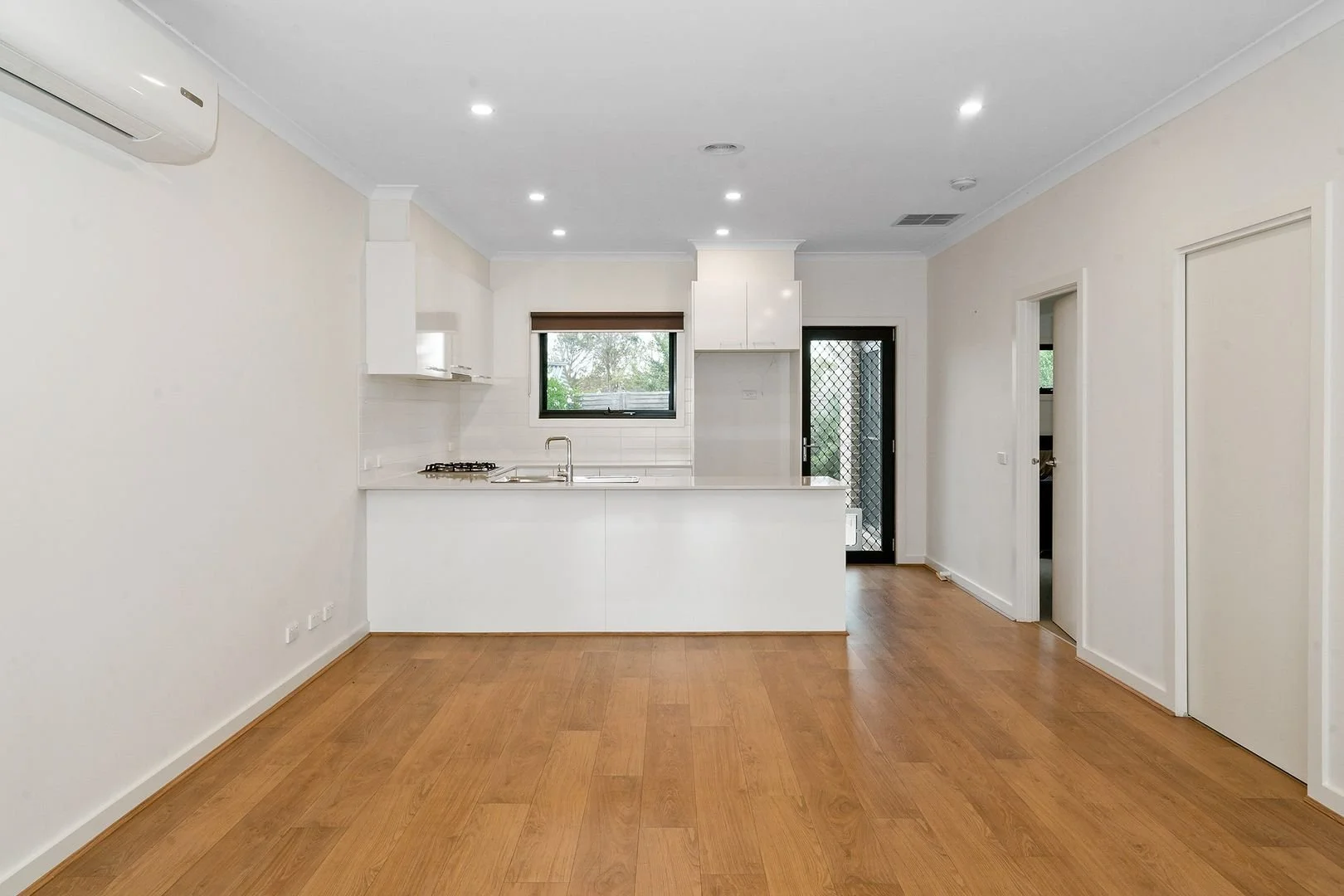 Hastings - 105 Marine Parade, Hastings, VIC 3915 - Townly - 24.jpg