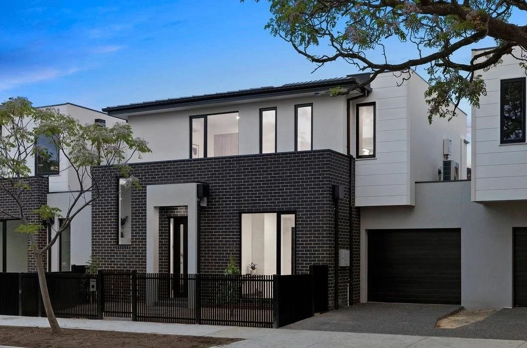 Bentleigh East - 1 England Street, Bentleigh East, VIC 3165 - Townly - 3.jpg