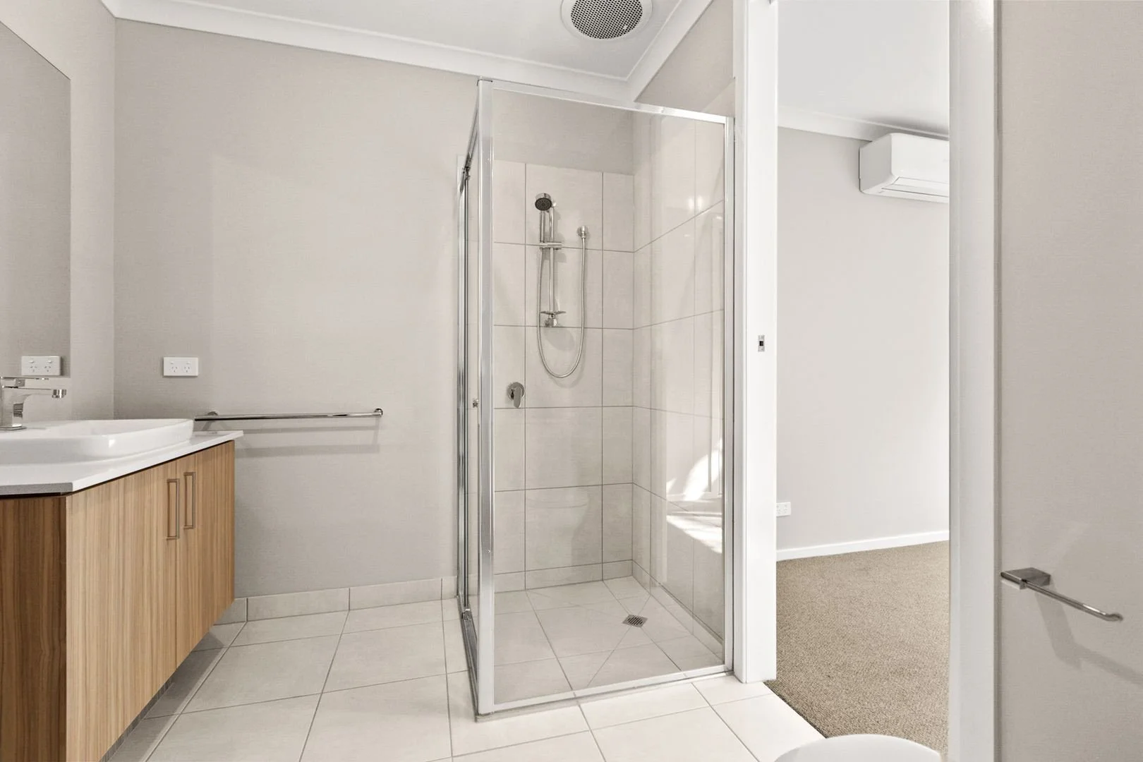 Frankston - 42 Hillcrest Road, Frankston, VIC 3199 - Townly - 5.jpg