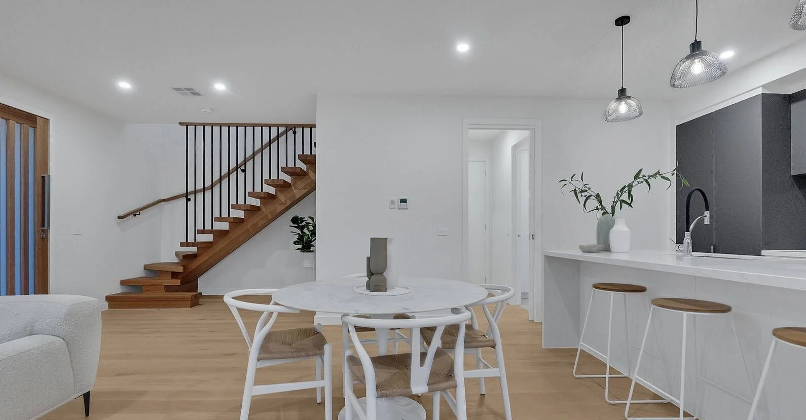 Cheltenham - 61 Follett Road, Cheltenham, VIC 3192 - Townly - 10.jpg