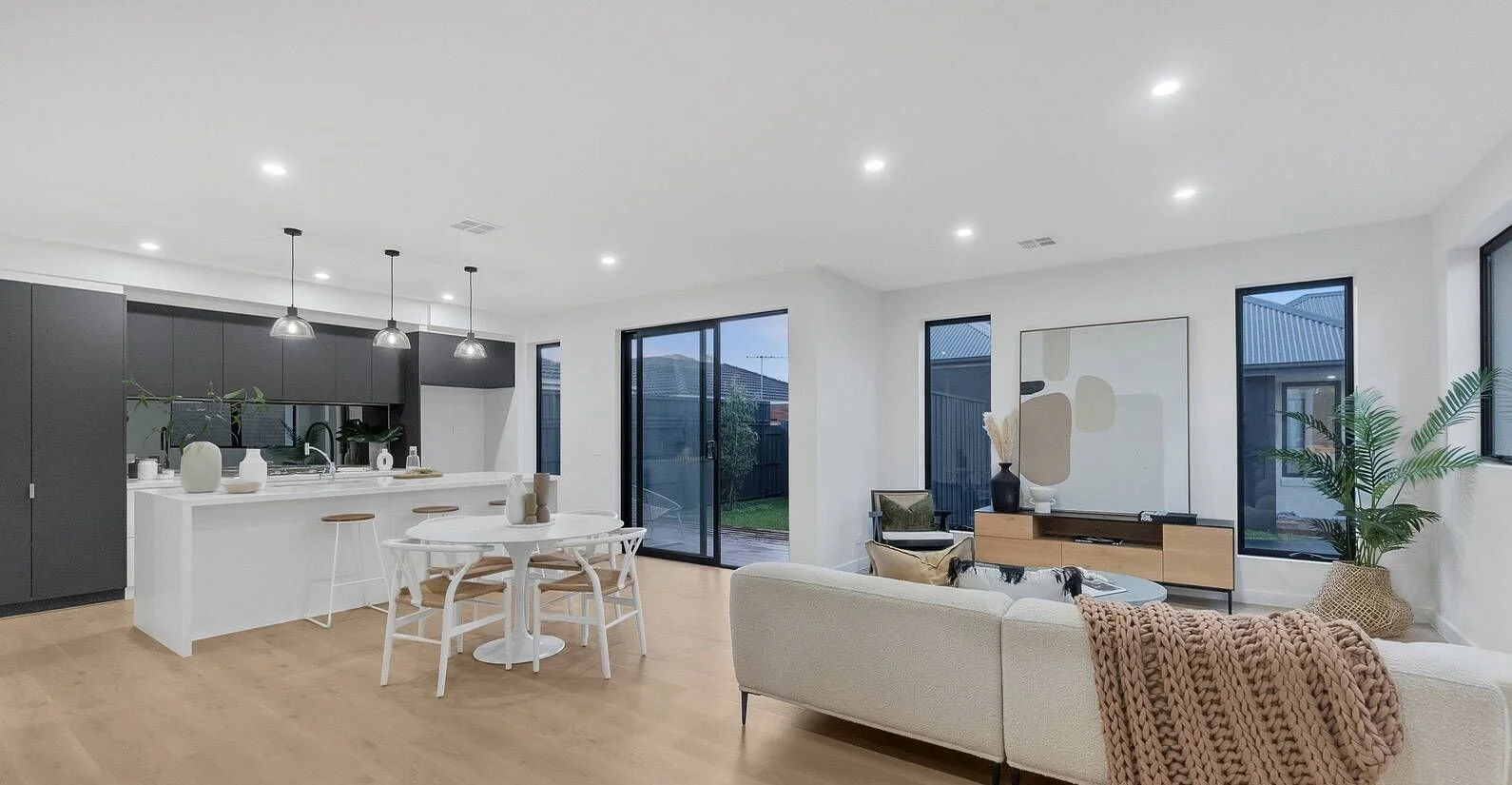 Cheltenham - 61 Follett Road, Cheltenham, VIC 3192 - Townly - 14.jpg