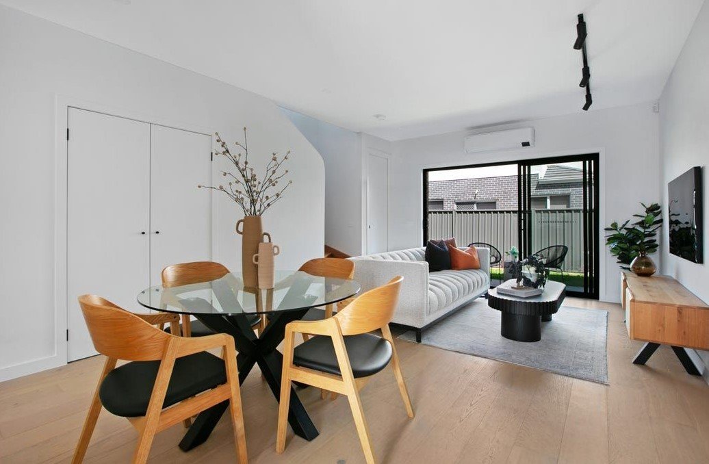 Reservoir - 7 Dumbarton Street, Reservoir, VIC 3073 - Townly - 1.jpg