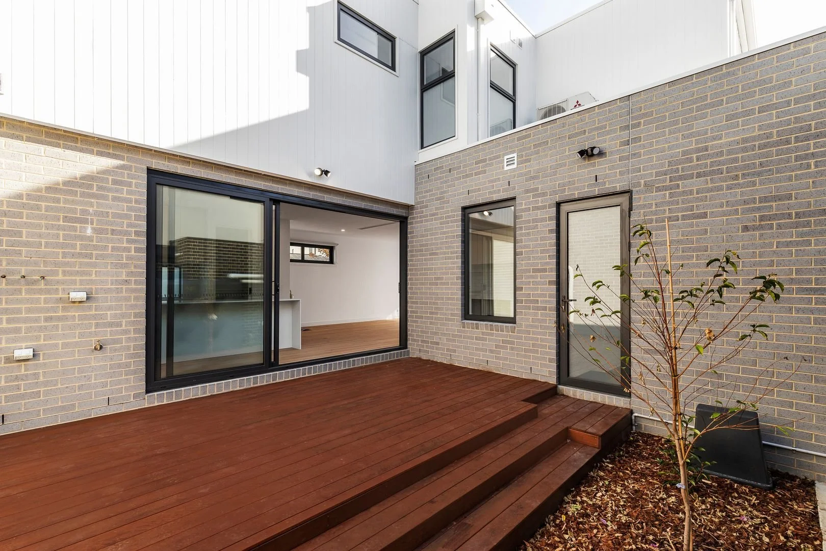 Preston - 7 Mihil Street, Preston, VIC 3072 - Townly - 2.jpg