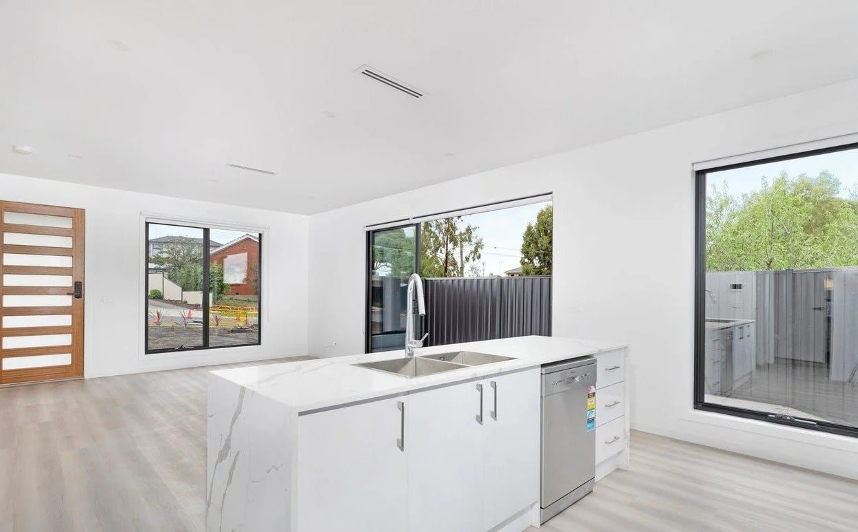 Broadmeadows - 10 Waranga Crescent, Broadmeadows, VIC 3047 - Townly - 9.jpg