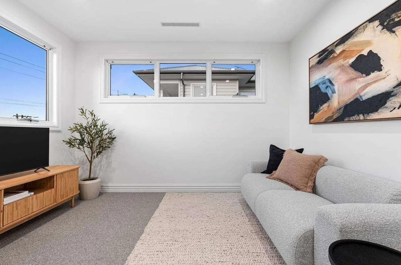 Montmorency - 10 Airlie Road, Montmorency, VIC 3094 - Townly - 3.jpg