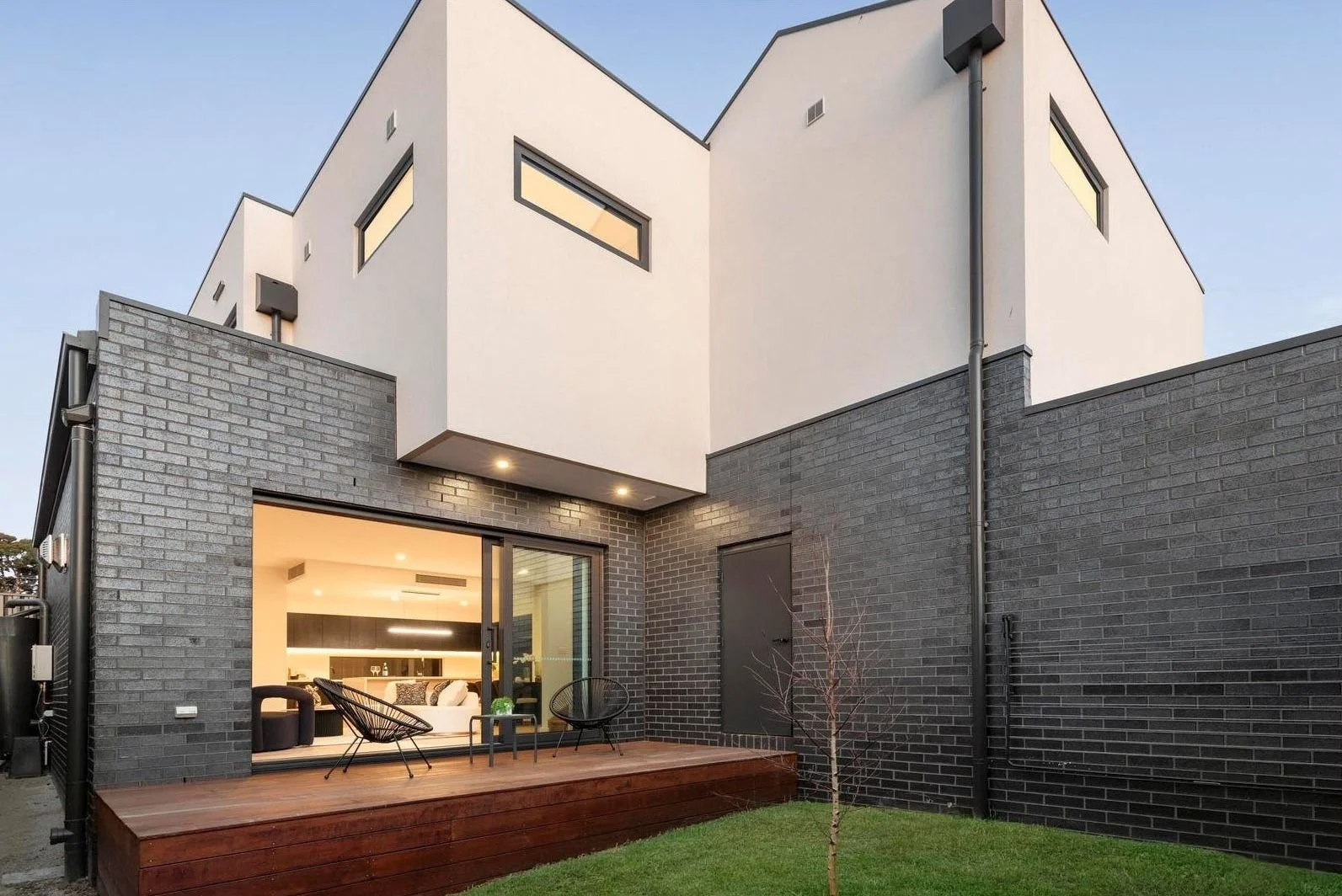 Burwood - 2b Inverness Avenue, Burwood, VIC 3125 - Townly - 3.jpg