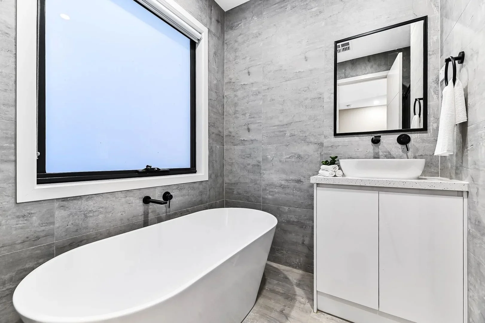 Noble Park - 10 Ellt Crescent, Noble Park, VIC 3174 - Townly - 3.jpg