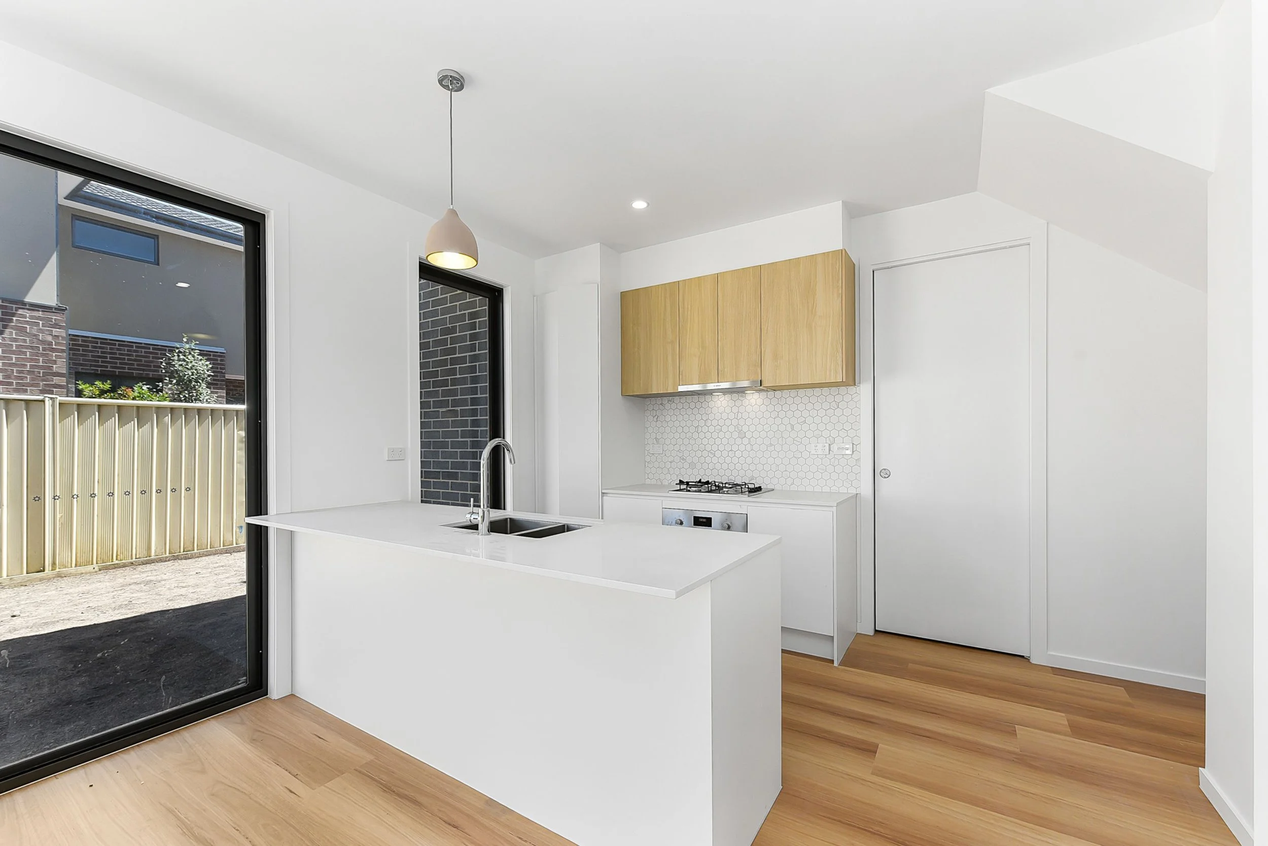 Springvale - 5 Treesbank Avenue, Springvale, VIC 3171 - Townly - 9.jpg