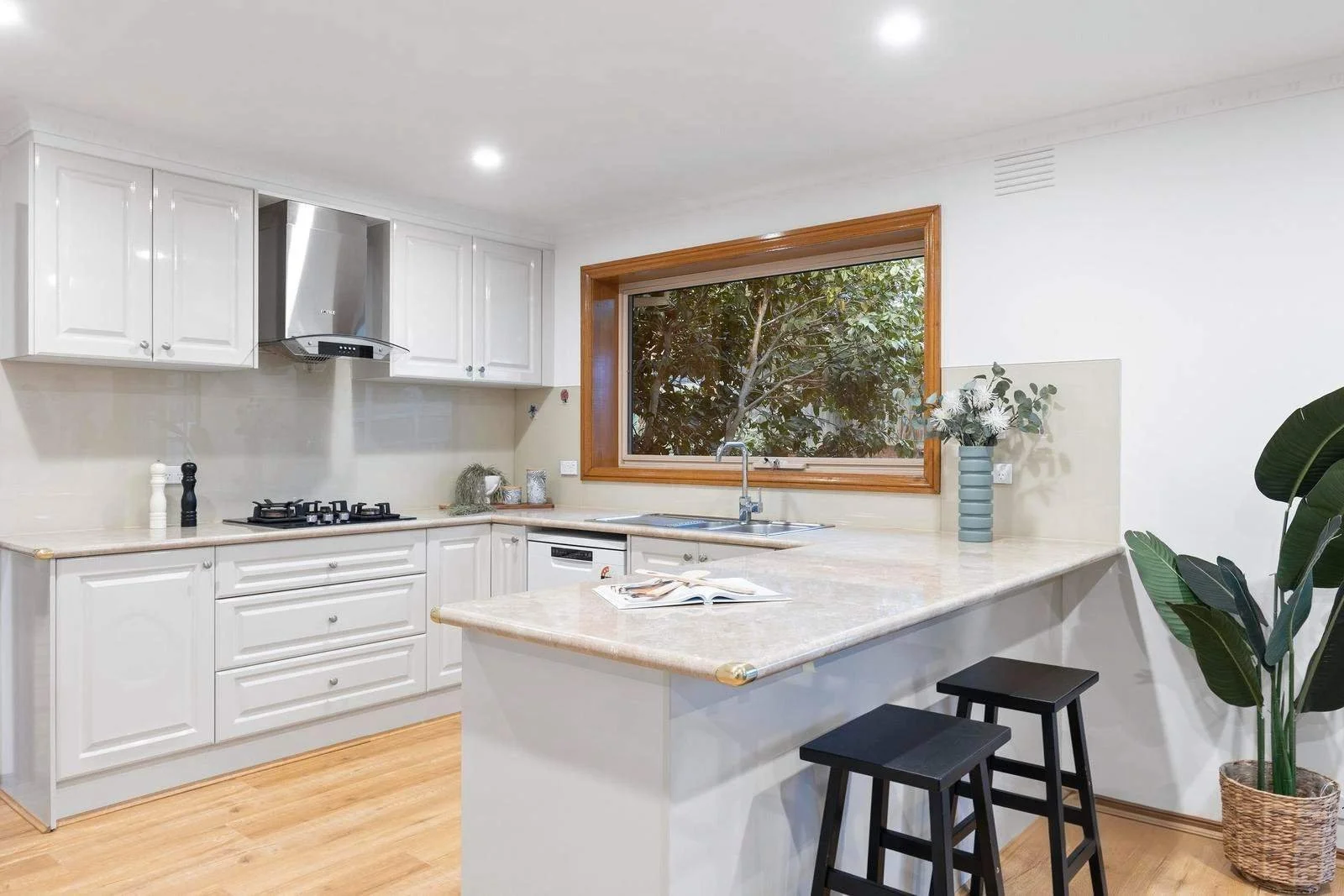 Doncaster East - 32 Santa Rosa Boulevard, Doncaster East, VIC 3109 - Townly - 4.jpg